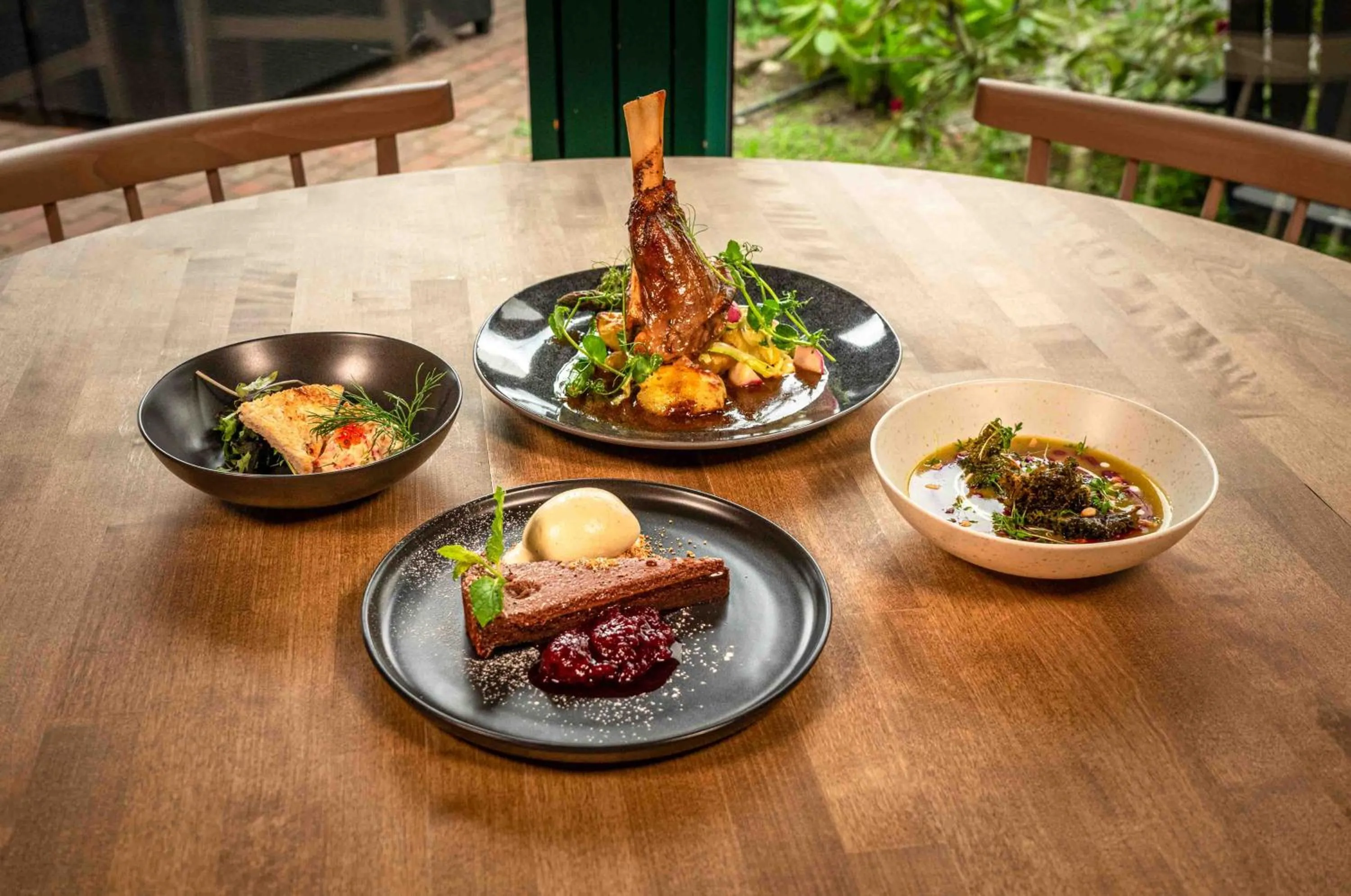 Restaurant/places to eat in Thorbjørnrud Hotell