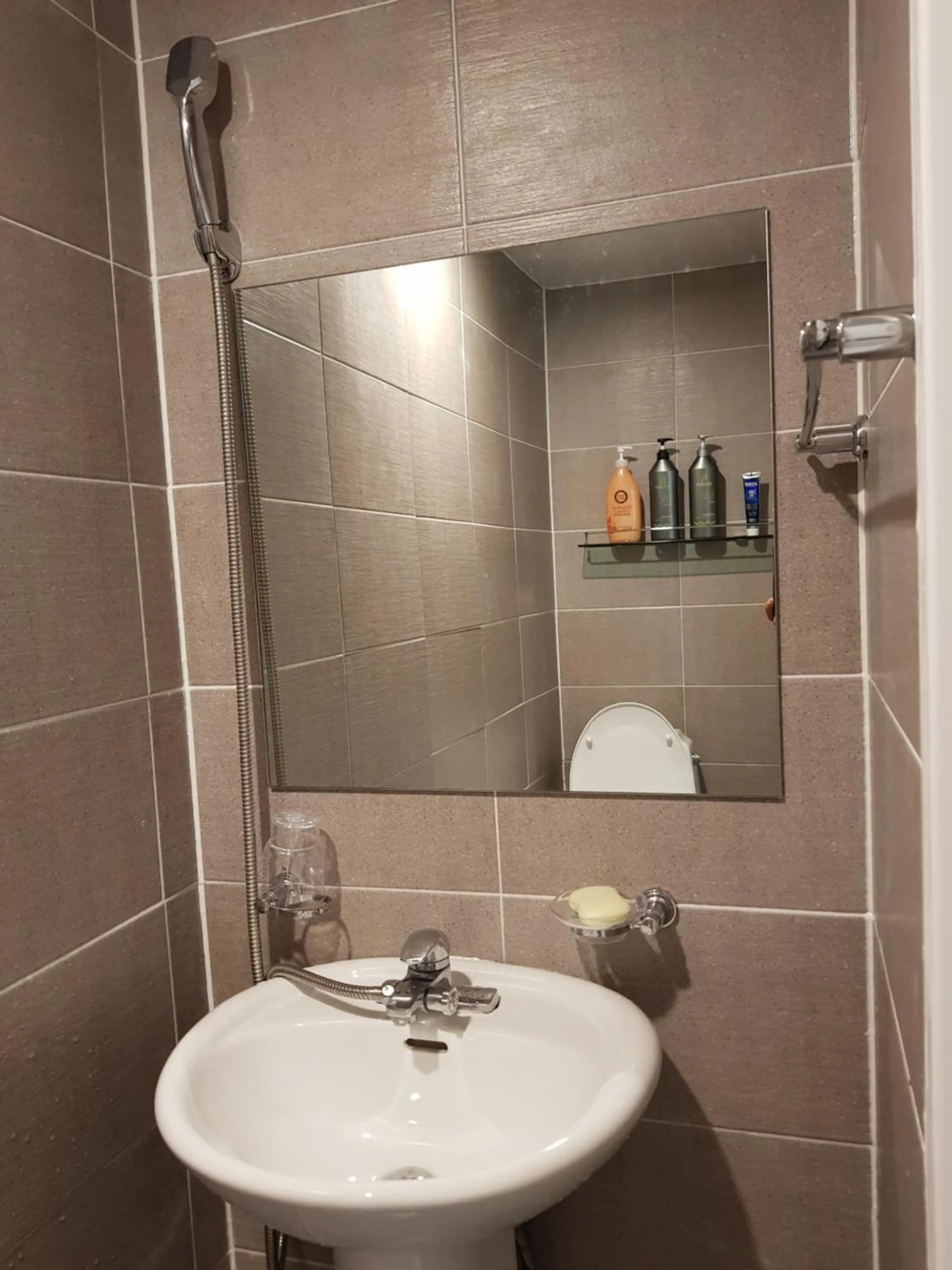 Take 1 Guesthouse Hongdae