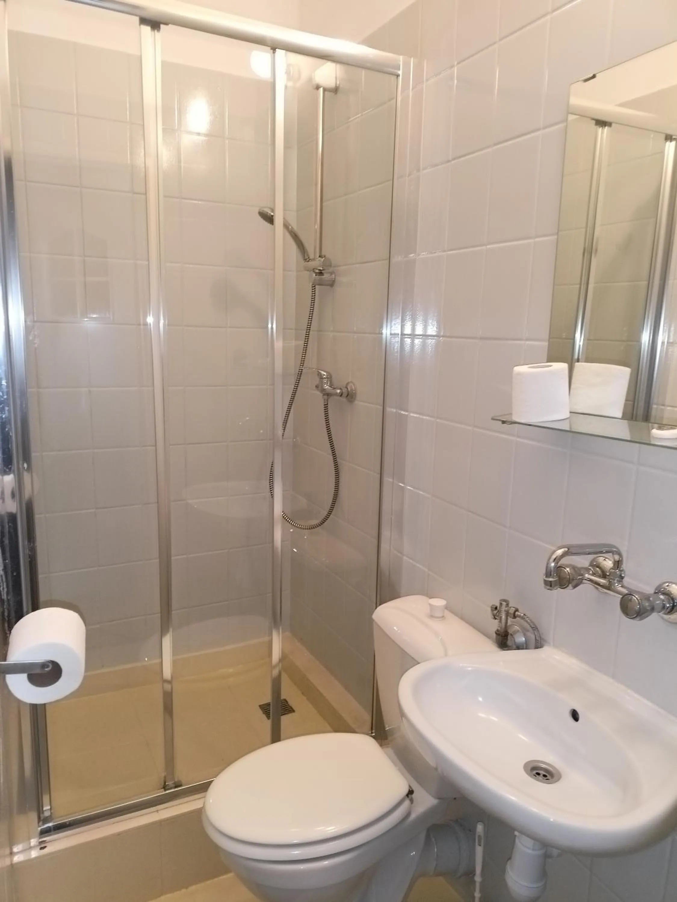 Shower in AGRO obiekt hotelowy