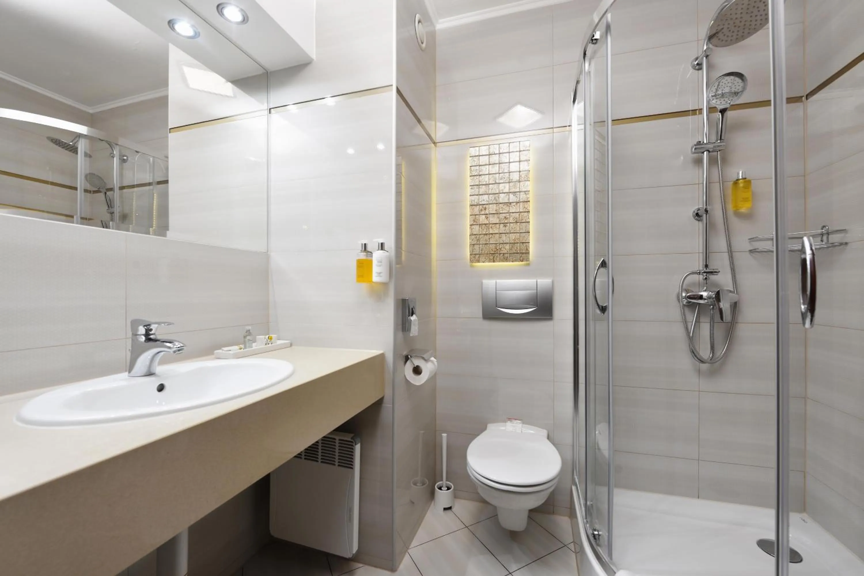 Shower in City Hotel