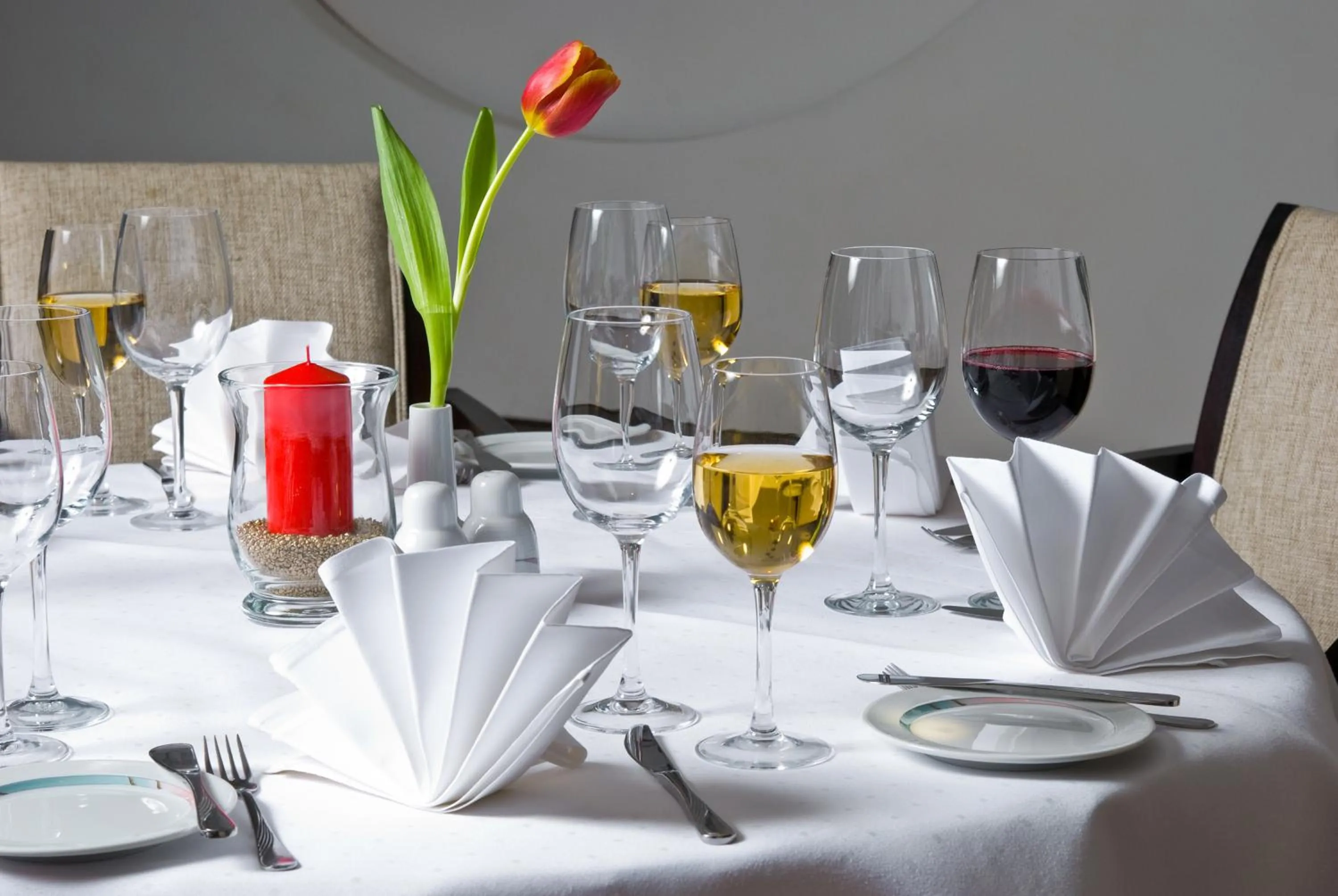 Restaurant/places to eat in City Hotel