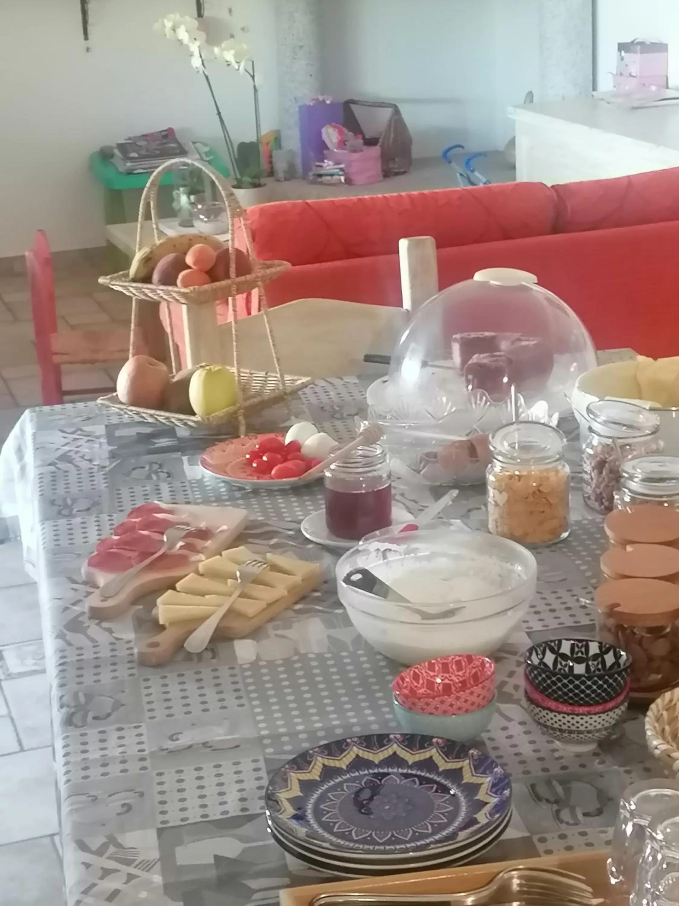 Buffet breakfast in B&B Sa Soliana