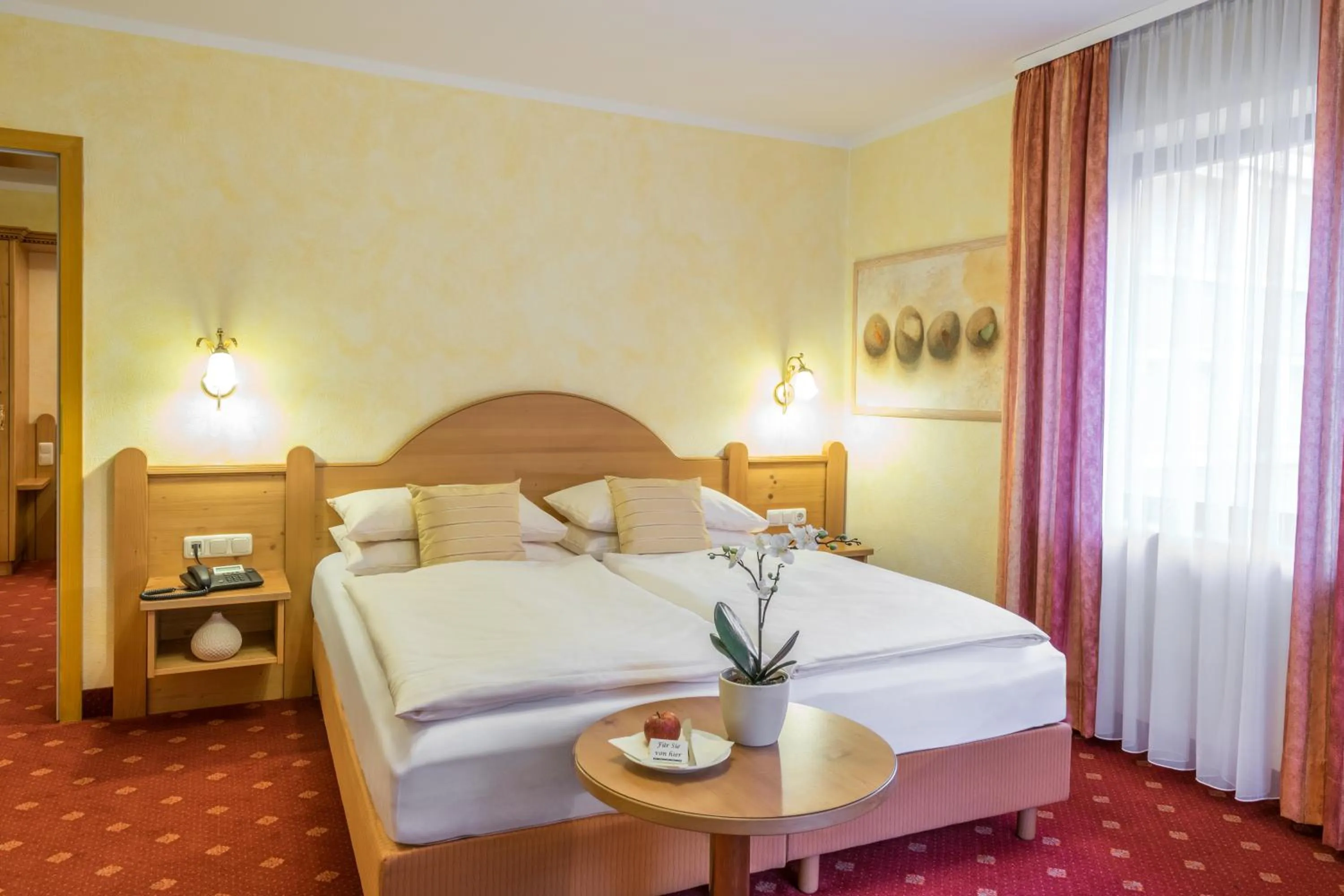 Bedroom, Bed in Hotel Holl