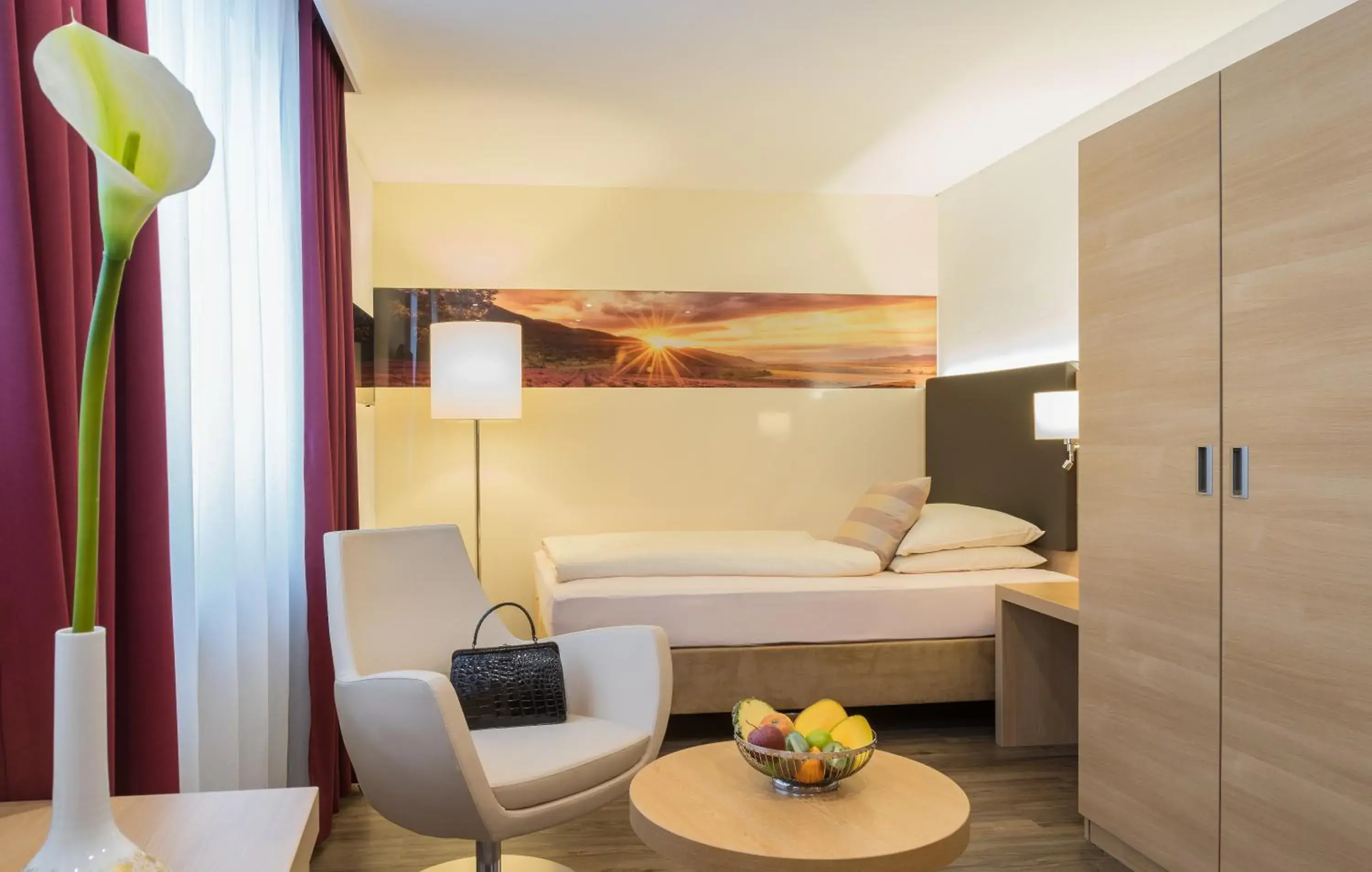 Deluxe Single Room in Hotel Holl Deluxe Single Room in Hotel Holl