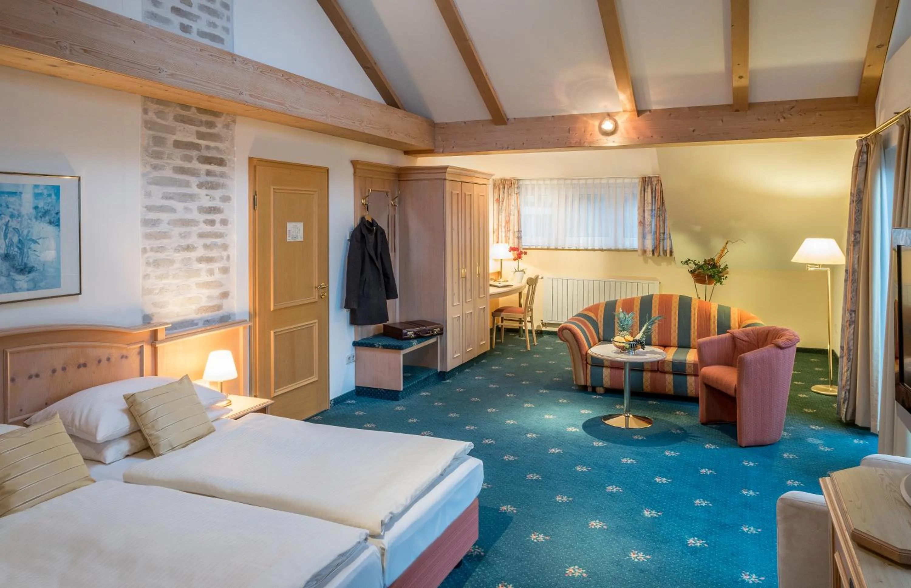 Balcony/Terrace, Bed in Hotel Holl