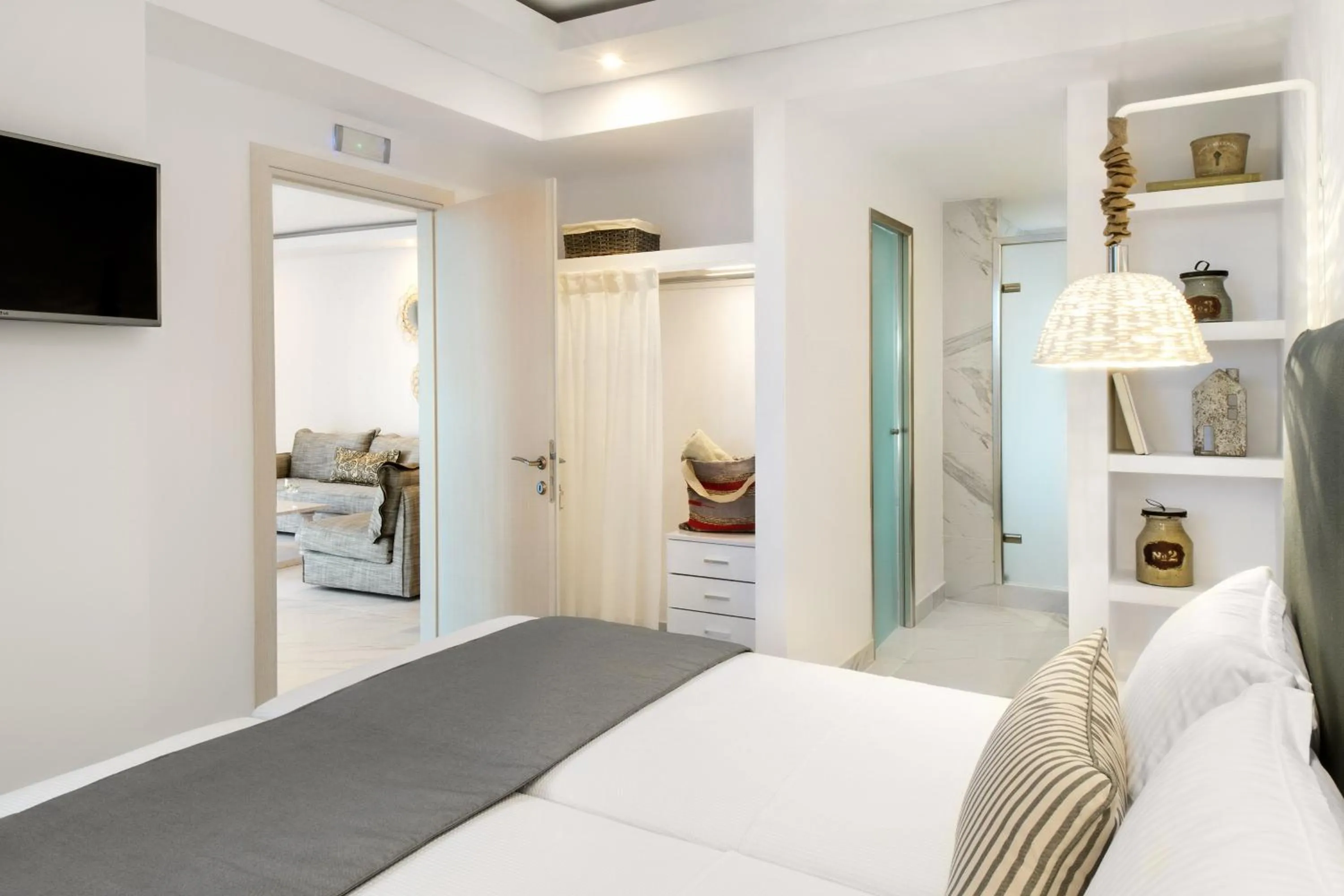 Bed in Villa D'Oro - Luxury Villas & Suites