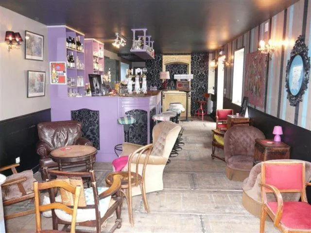 Restaurant/places to eat in Les Mini-lofts de Paul et Virginie