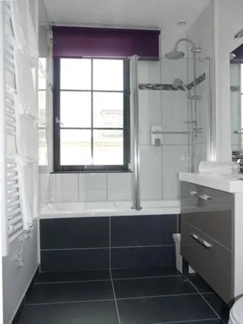 Bathroom in Les Mini-lofts de Paul et Virginie