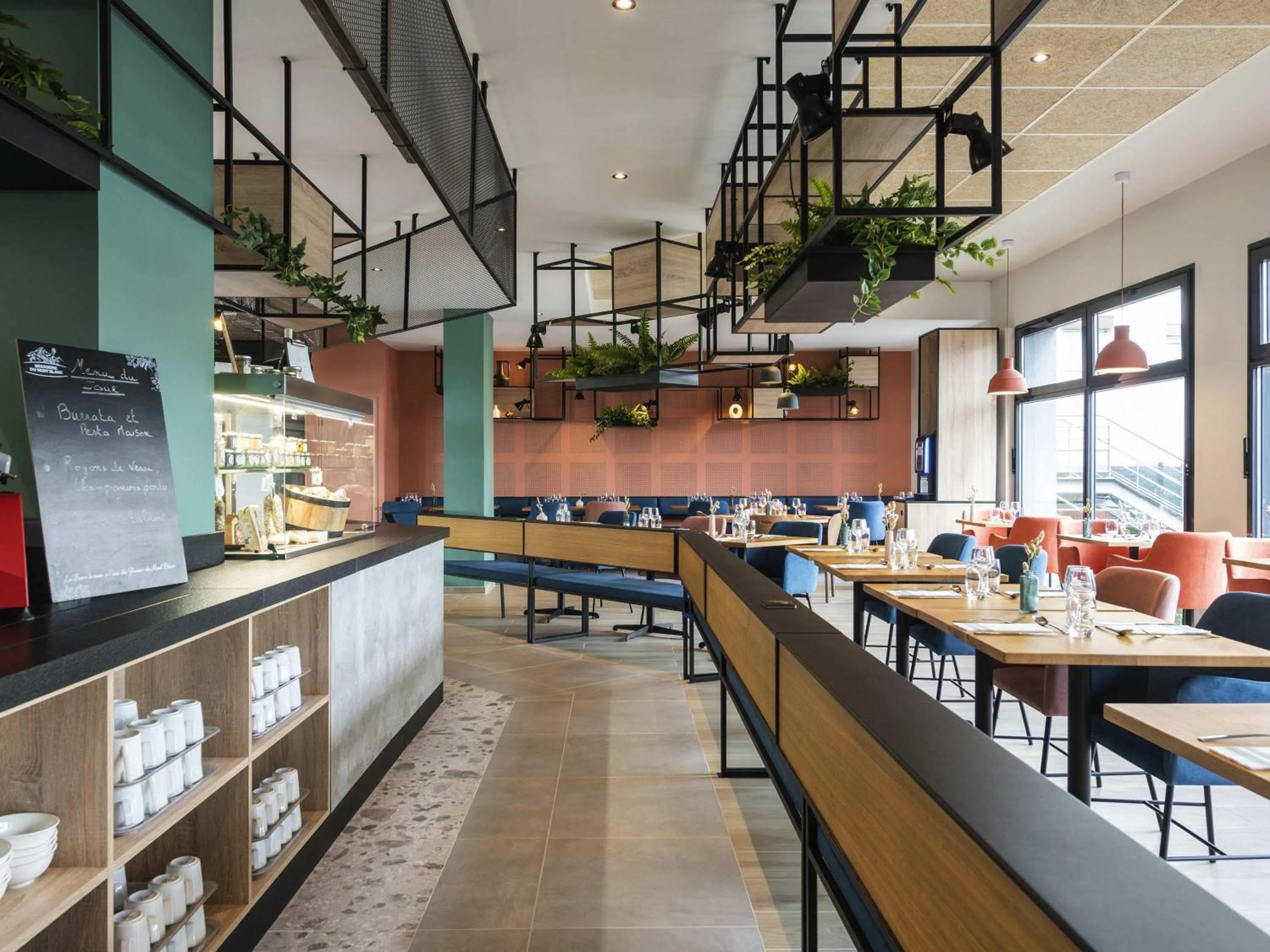 Restaurant/places to eat in ibis Lyon Sud Oullins