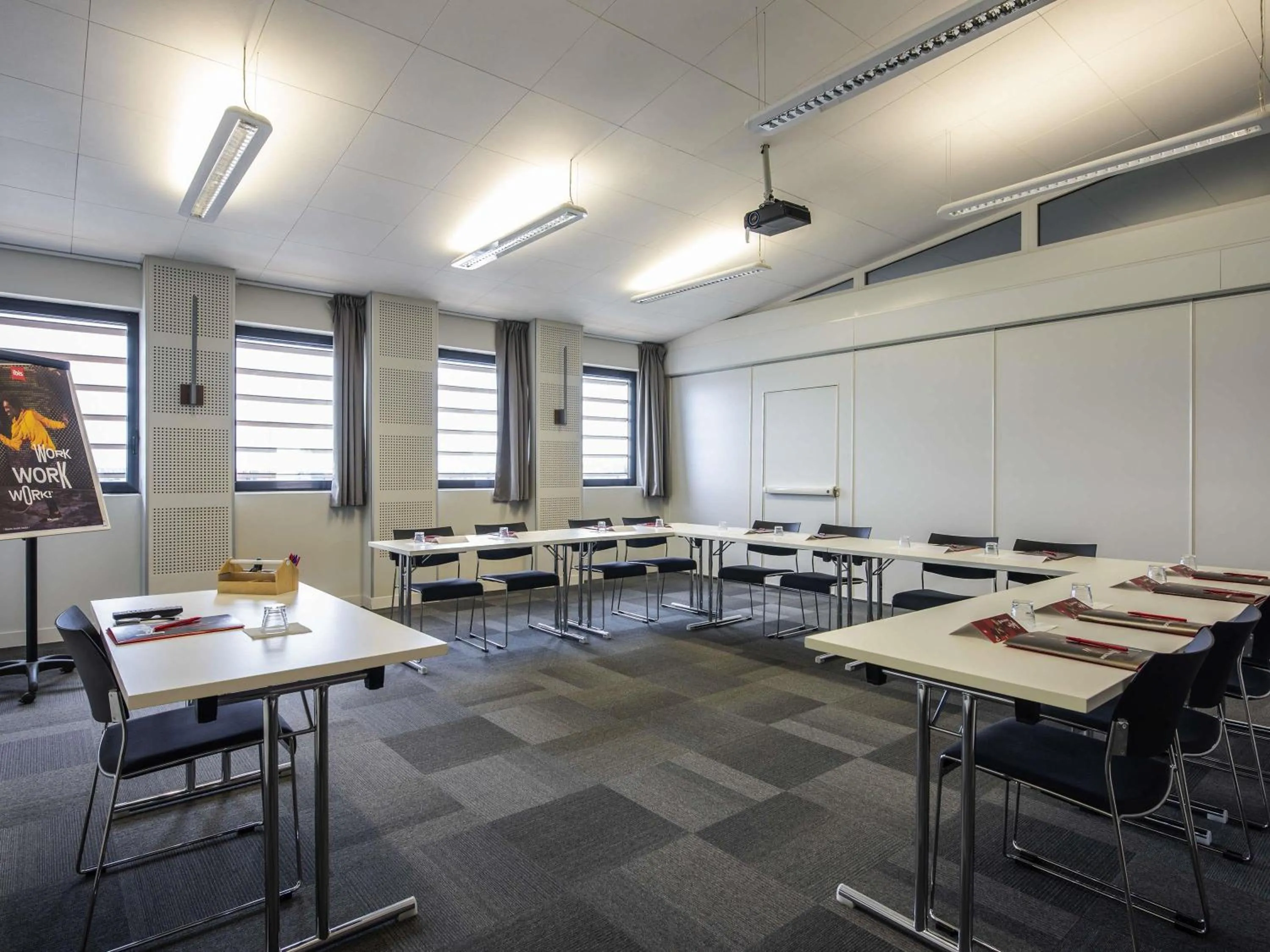 Meeting/conference room in ibis Lyon Sud Oullins