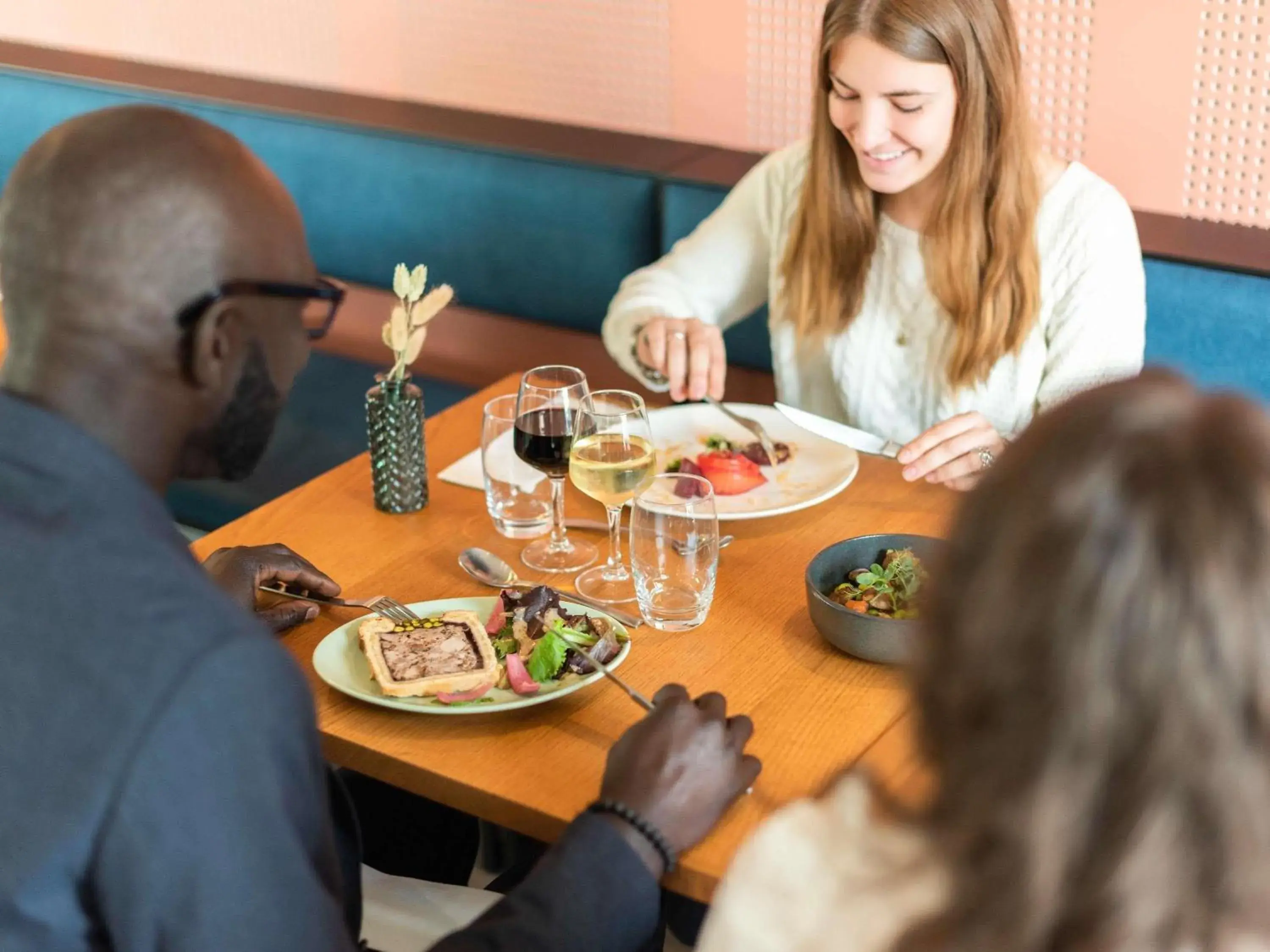 Restaurant/places to eat in ibis Lyon Sud Oullins Restaurant/places to eat in ibis Lyon Sud Oullins