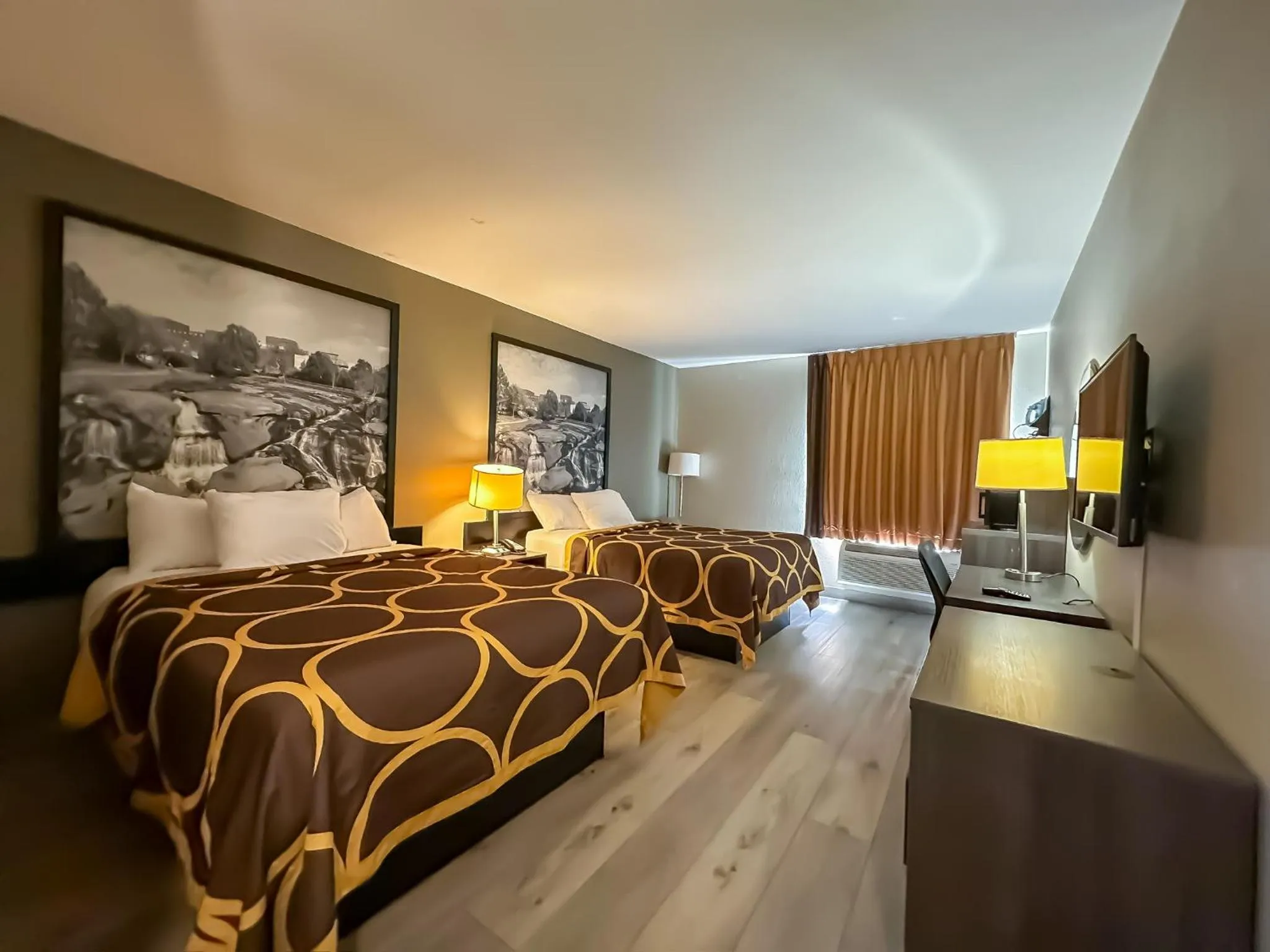 Bed in Super 8 by Wyndham Piedmont Greenville Area