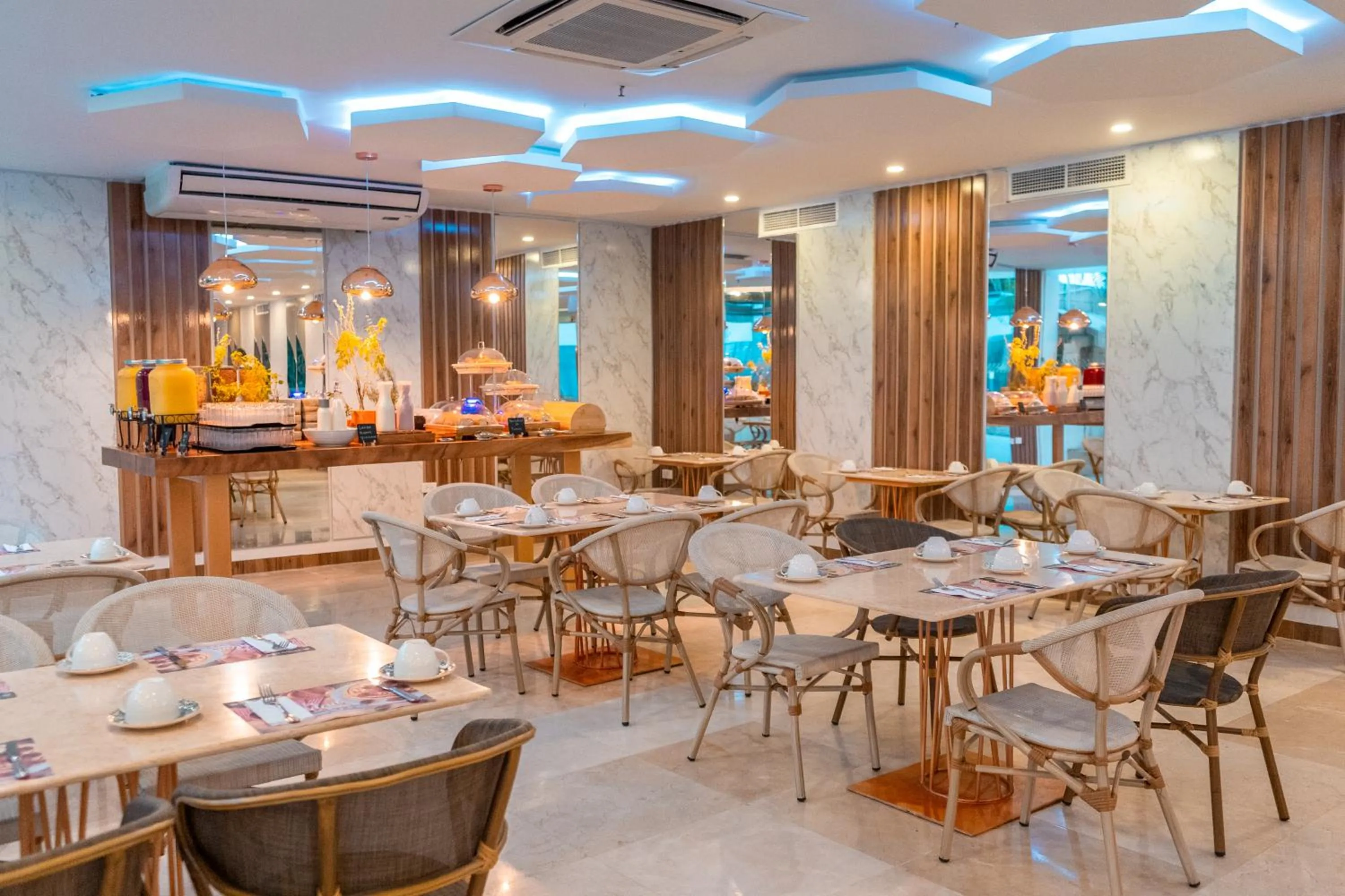 Restaurant/places to eat in Sonesta Hotel Cartagena