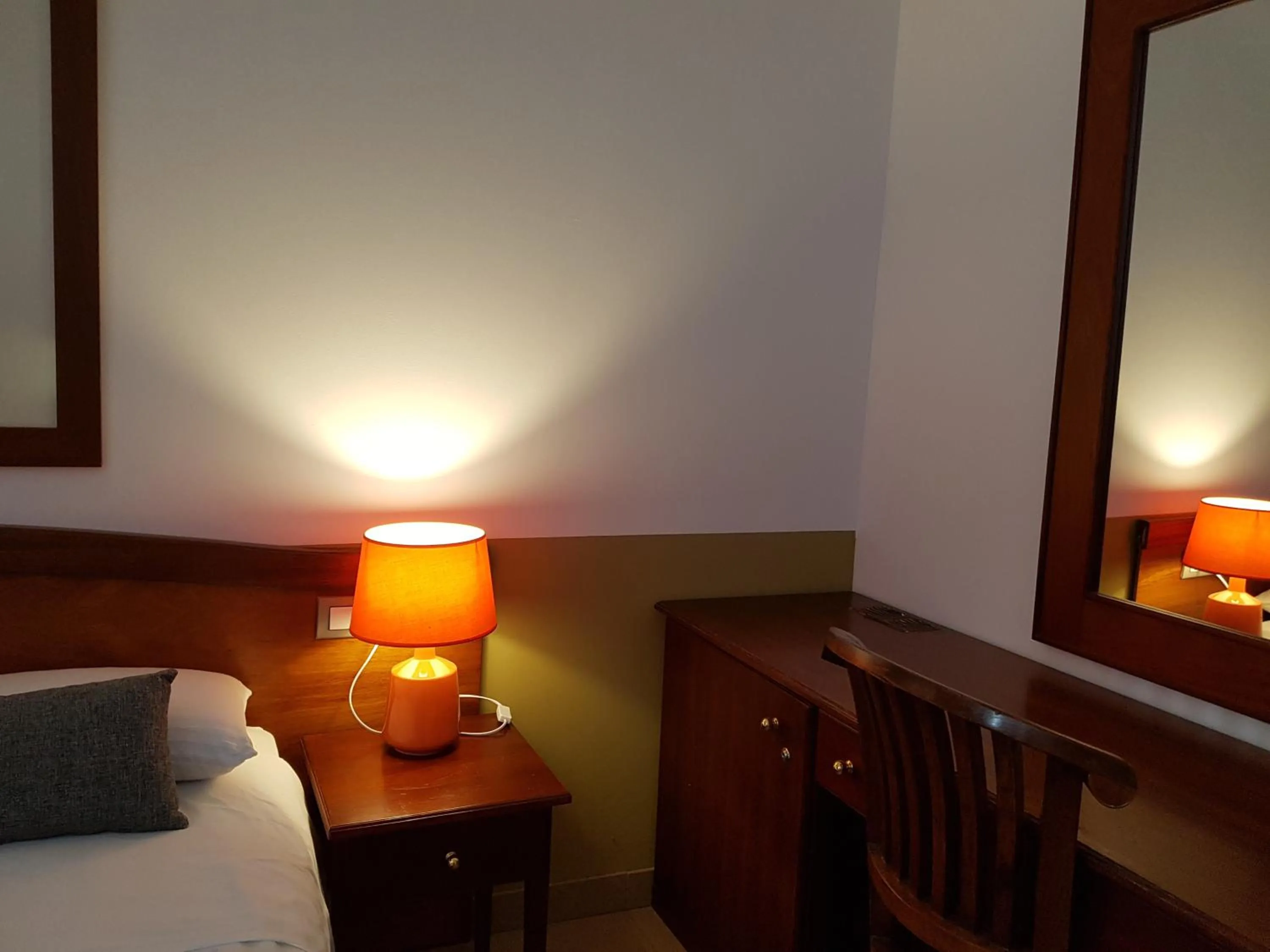 Single Room in Hostal LK Barcelona