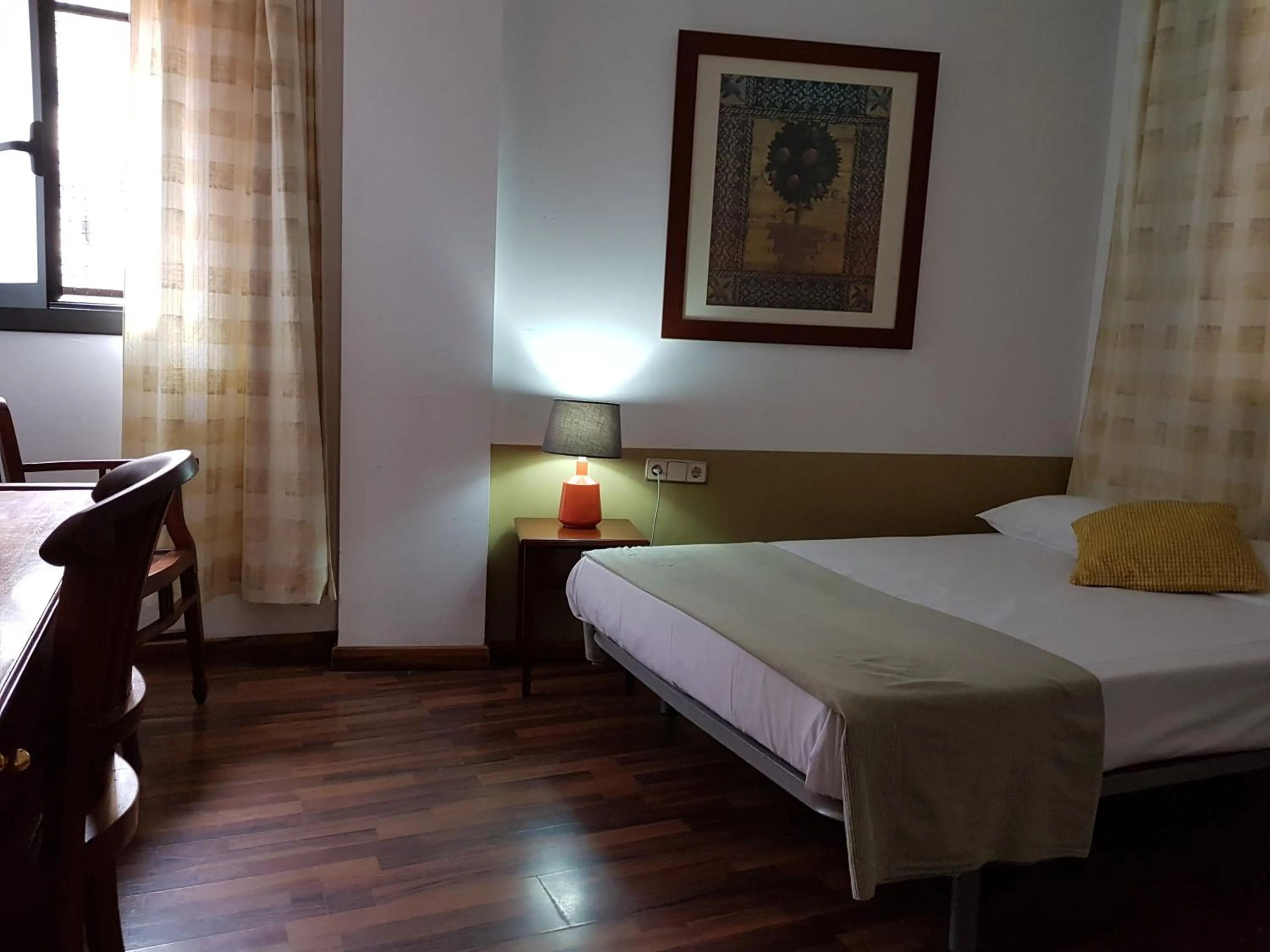 Double or Twin Room in Hostal LK Barcelona