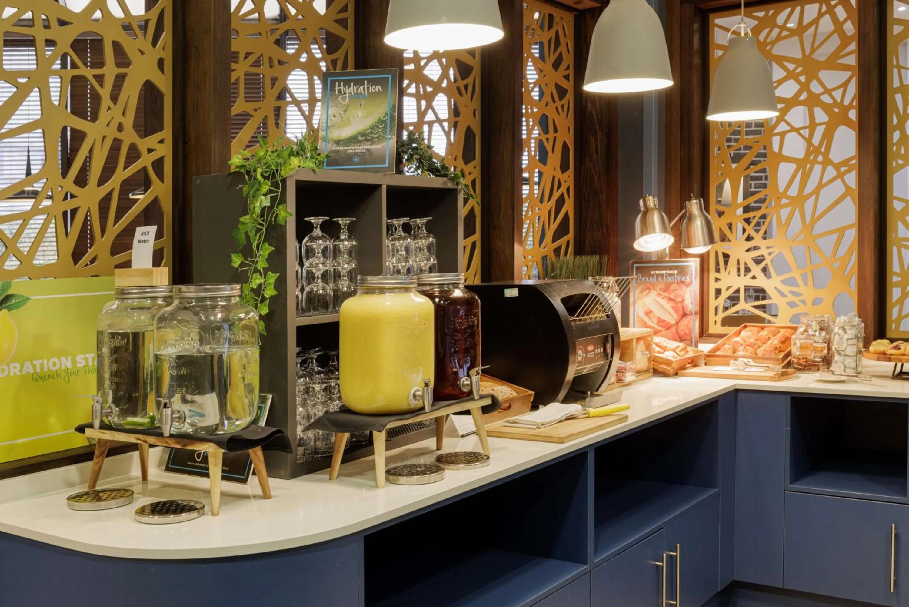 Restaurant/places to eat in DoubleTree by Hilton Manchester Airport