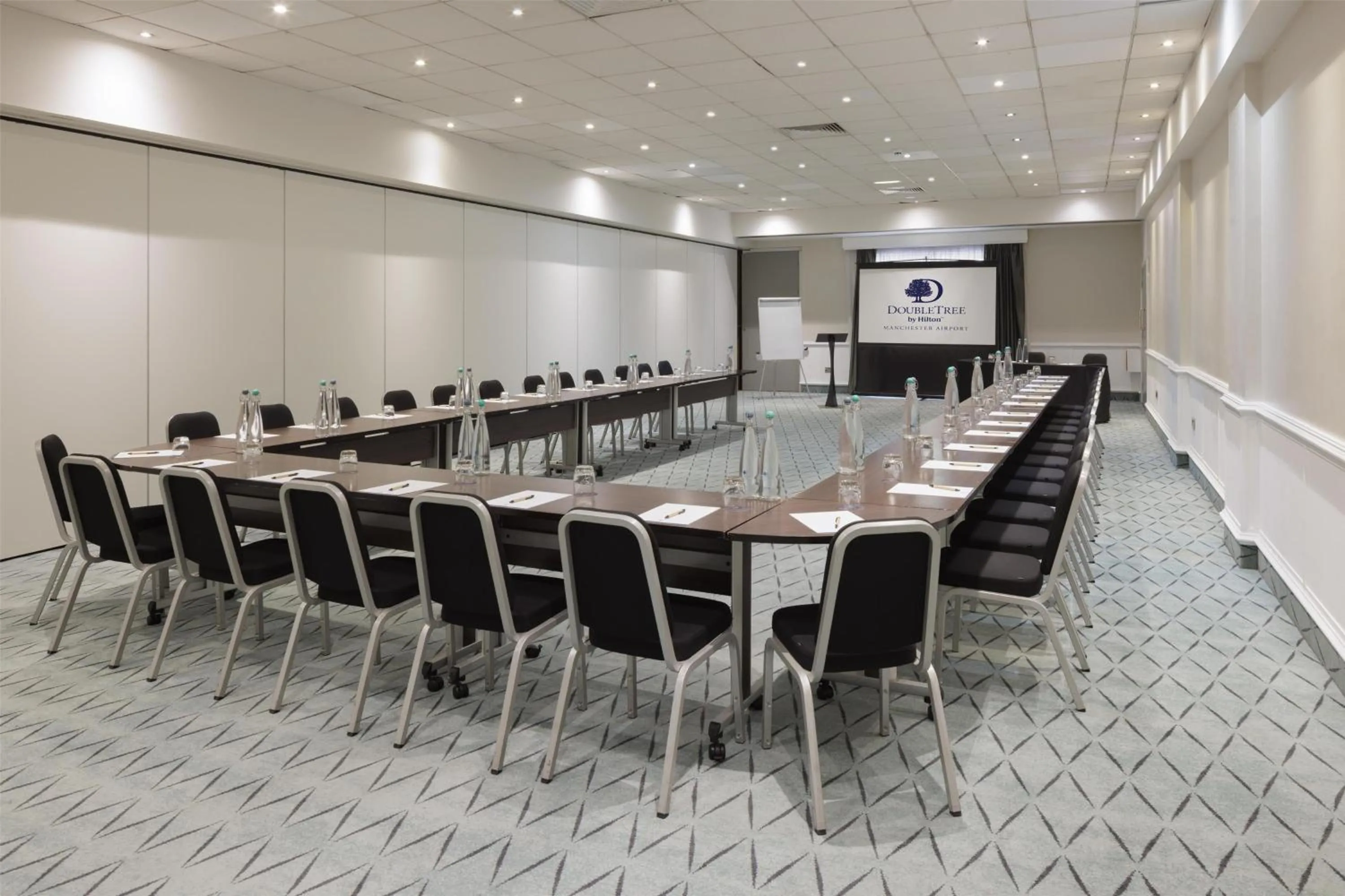 Meeting/conference room in DoubleTree by Hilton Manchester Airport