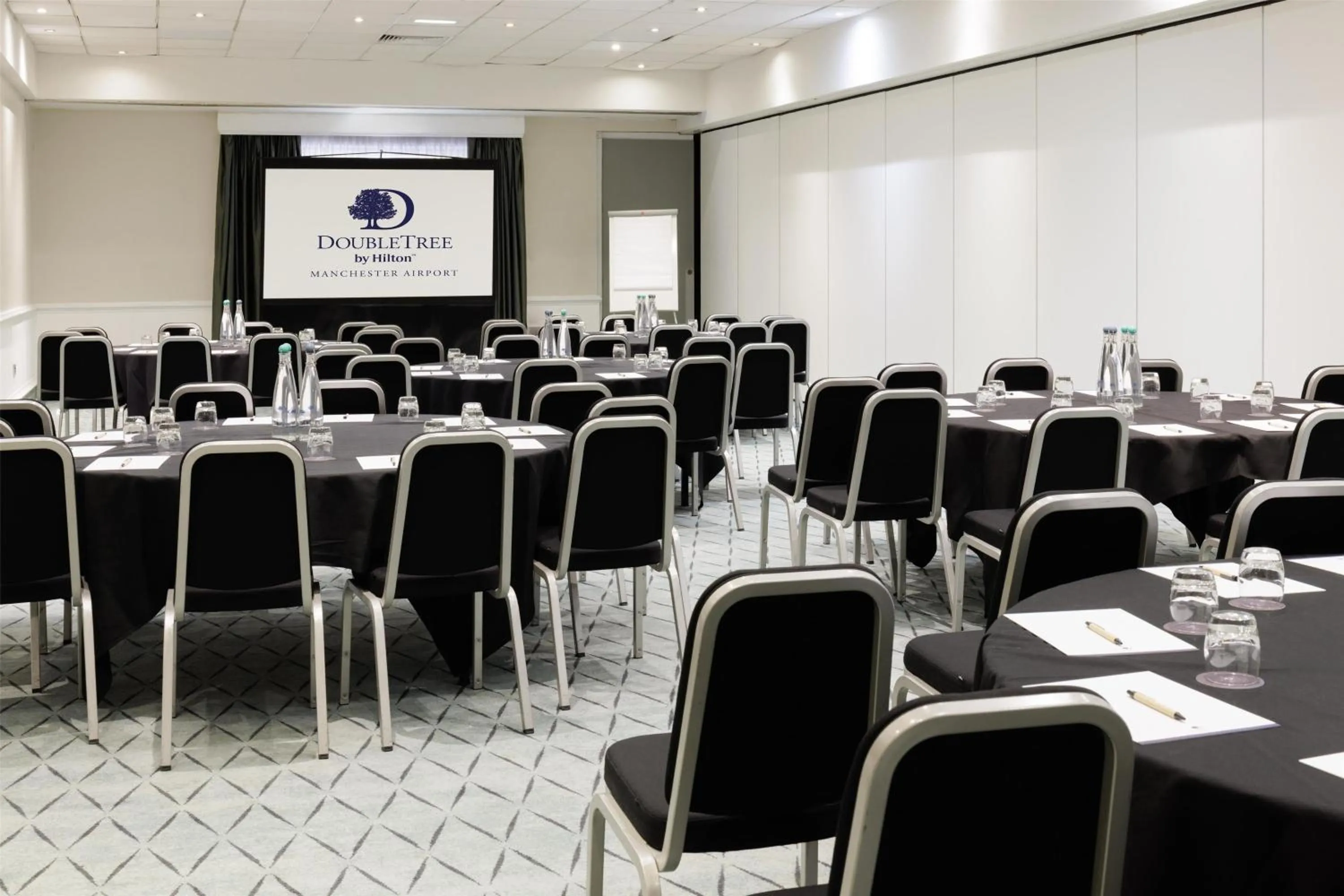 Meeting/conference room in DoubleTree by Hilton Manchester Airport