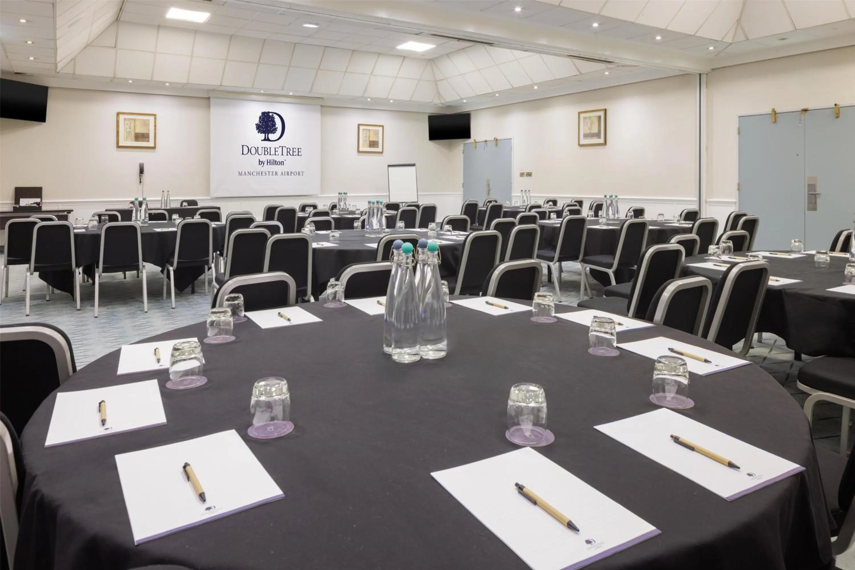 Meeting/conference room in DoubleTree by Hilton Manchester Airport