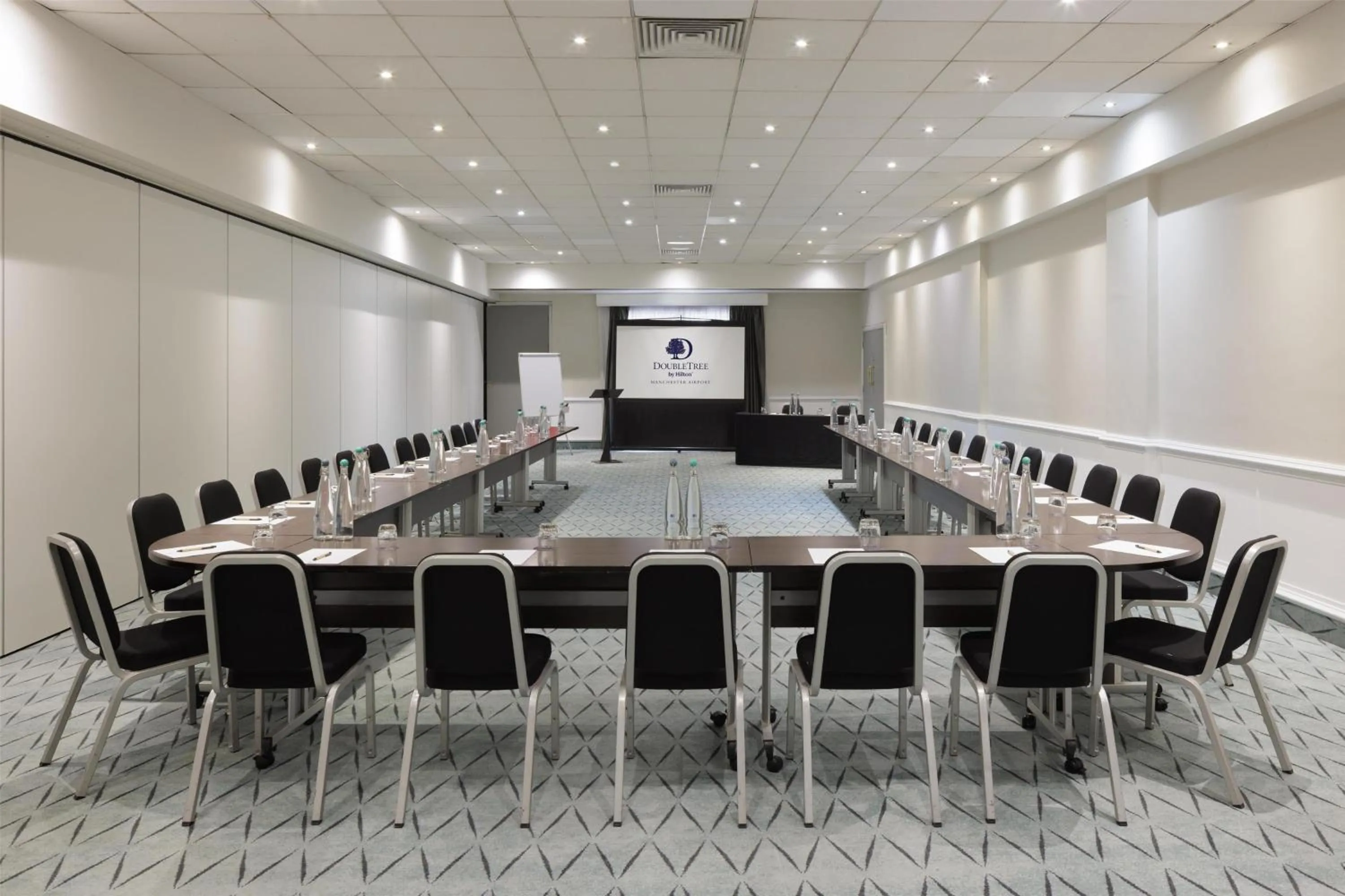 Meeting/conference room in DoubleTree by Hilton Manchester Airport