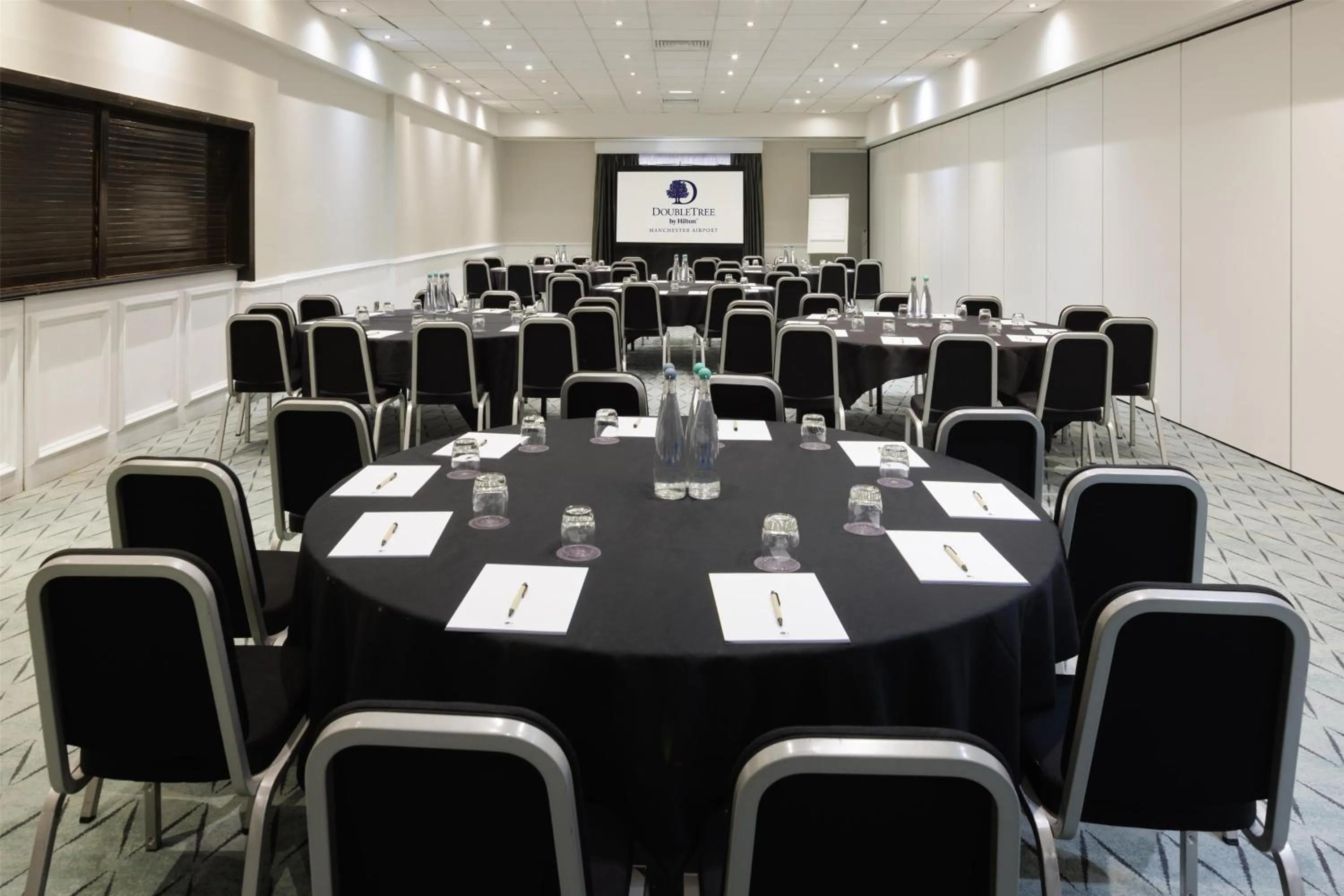 Meeting/conference room in DoubleTree by Hilton Manchester Airport