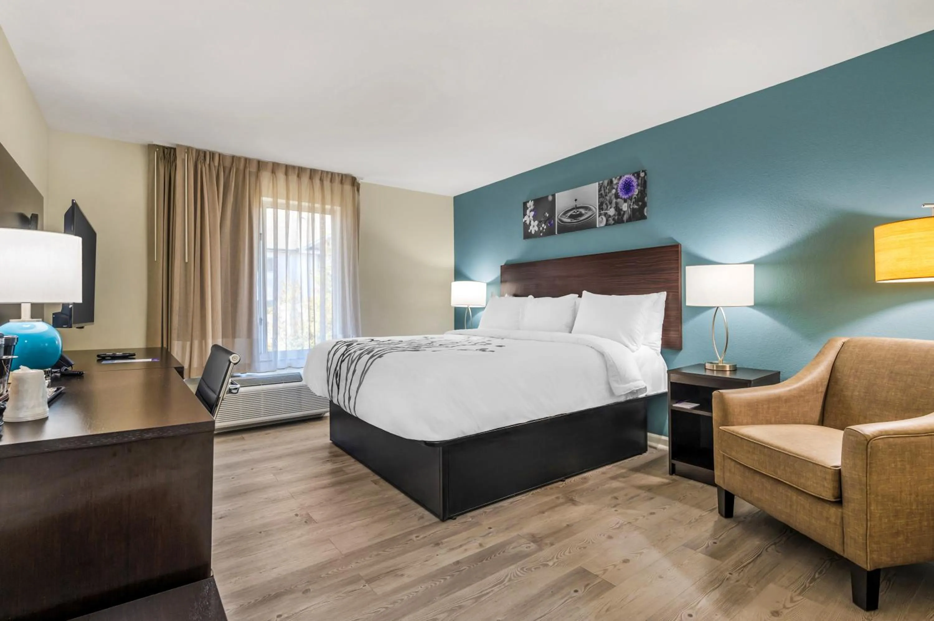 Photo of the whole room, Bed in Sleep Inn & Suites