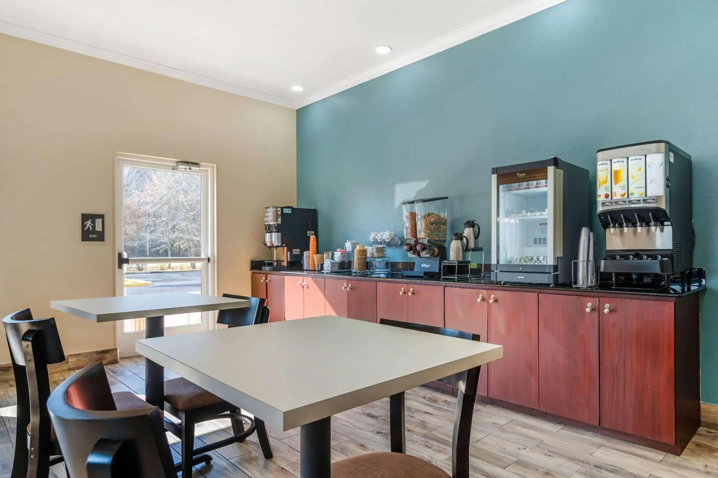 Breakfast in Sleep Inn & Suites Breakfast in Sleep Inn & Suites