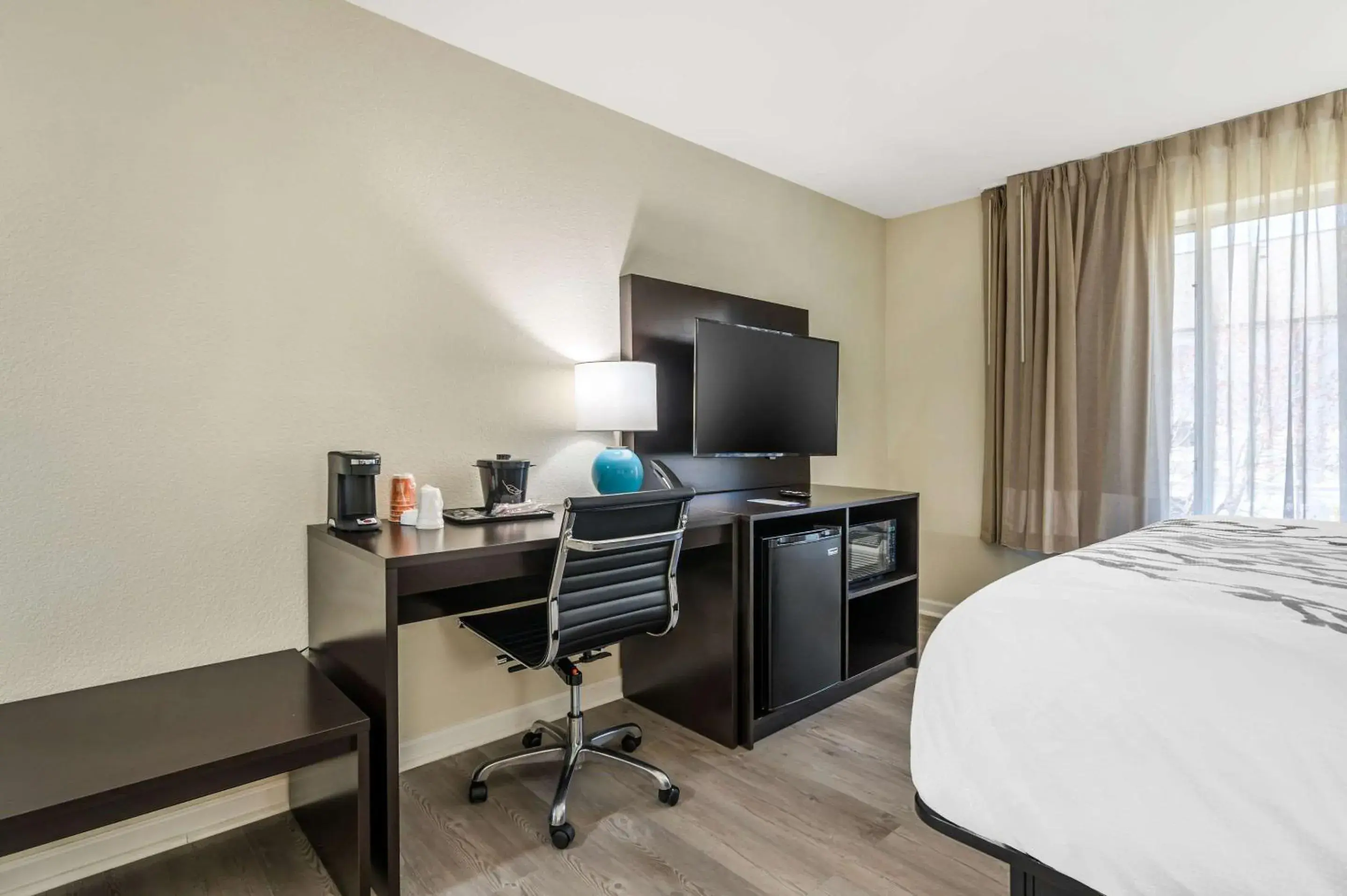 Bedroom, Bed in Sleep Inn & Suites Bedroom, Bed in Sleep Inn & Suites