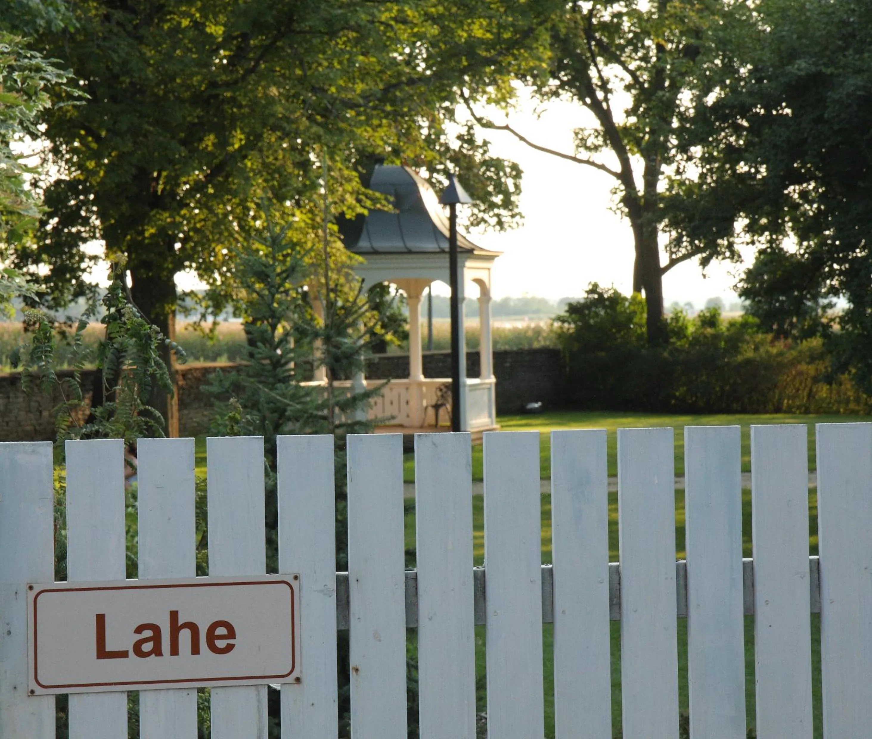 Lahe Guesthouse