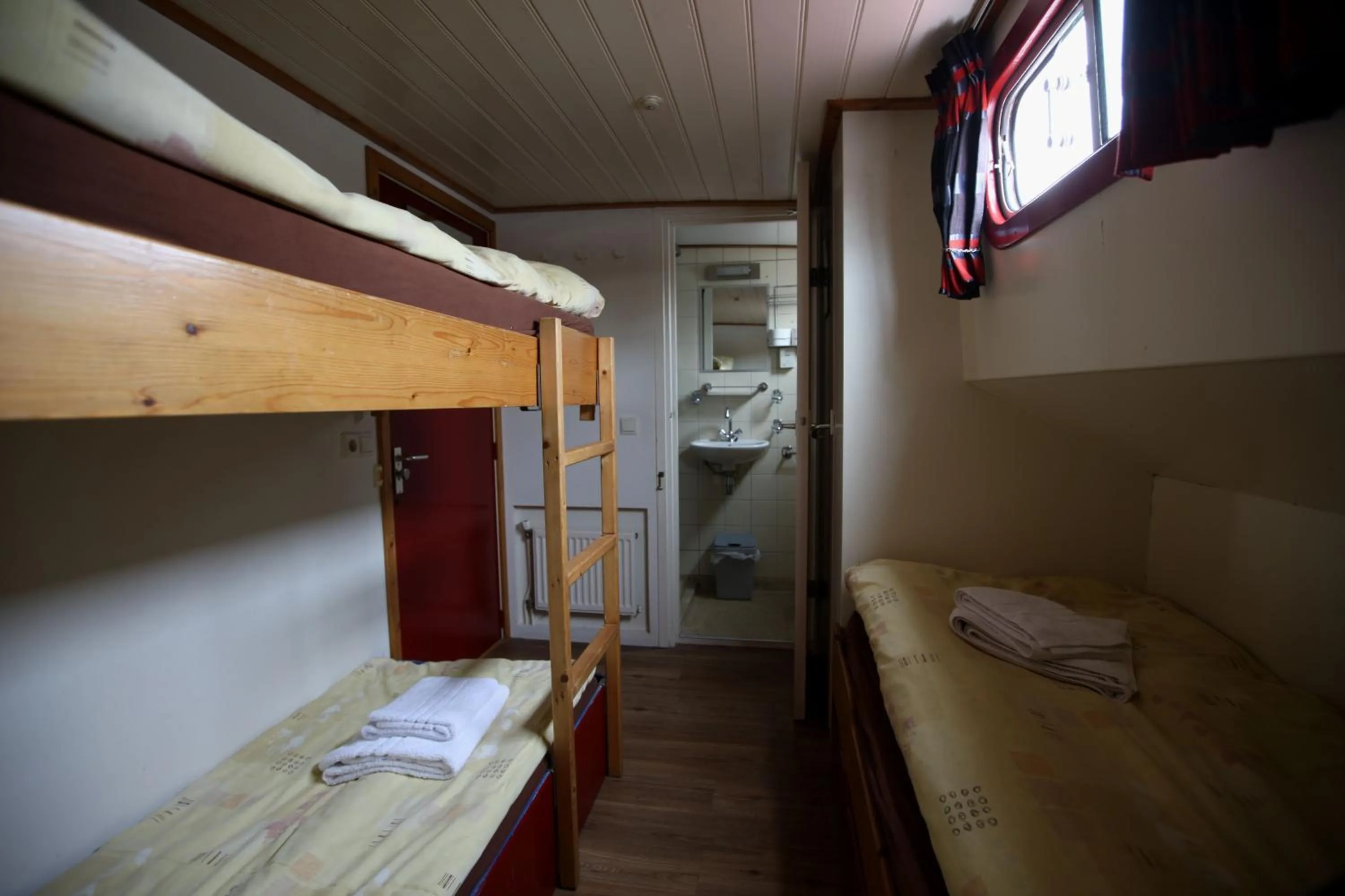 Bed in Hotelboat Allure