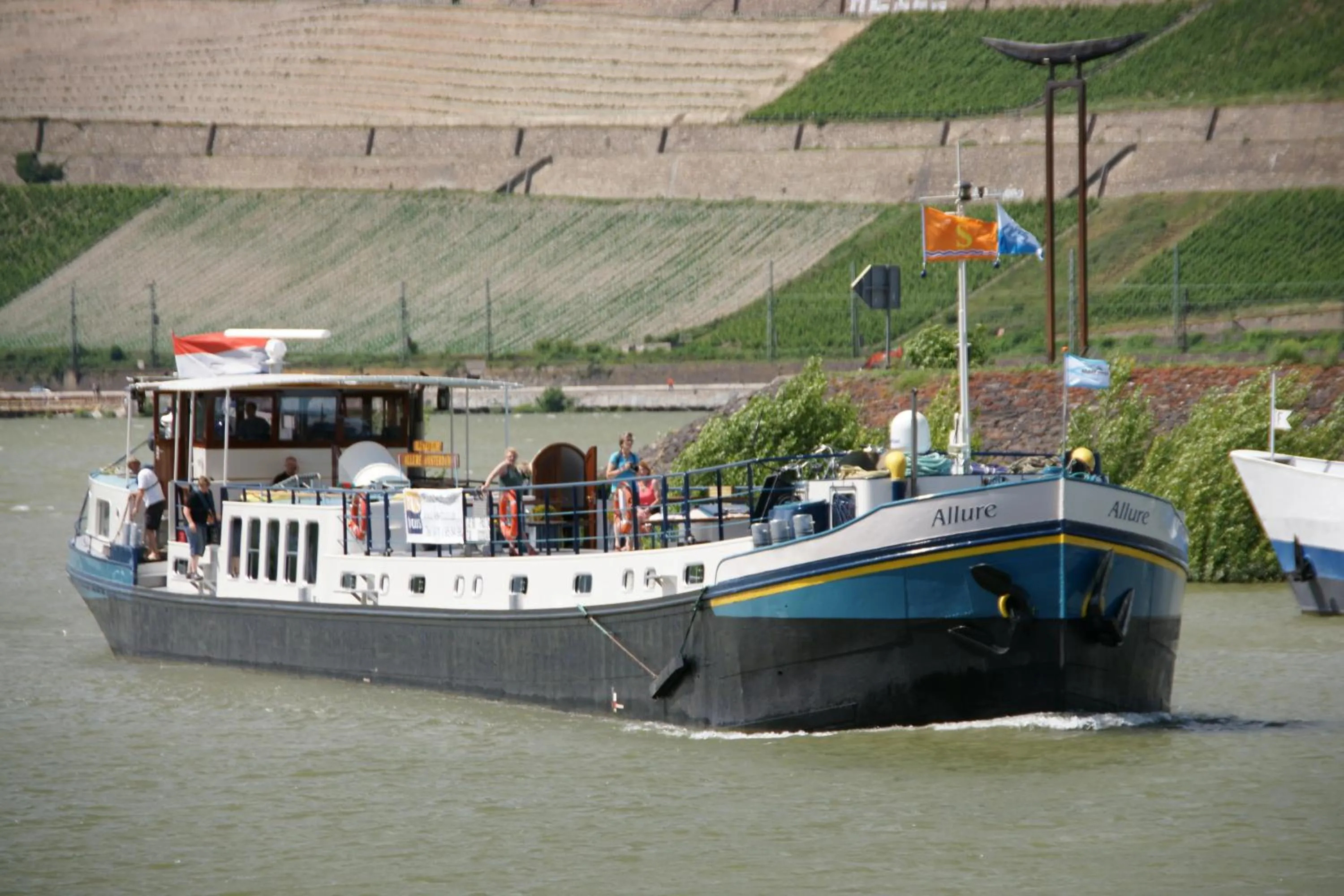 Facade/entrance in Hotelboat Allure