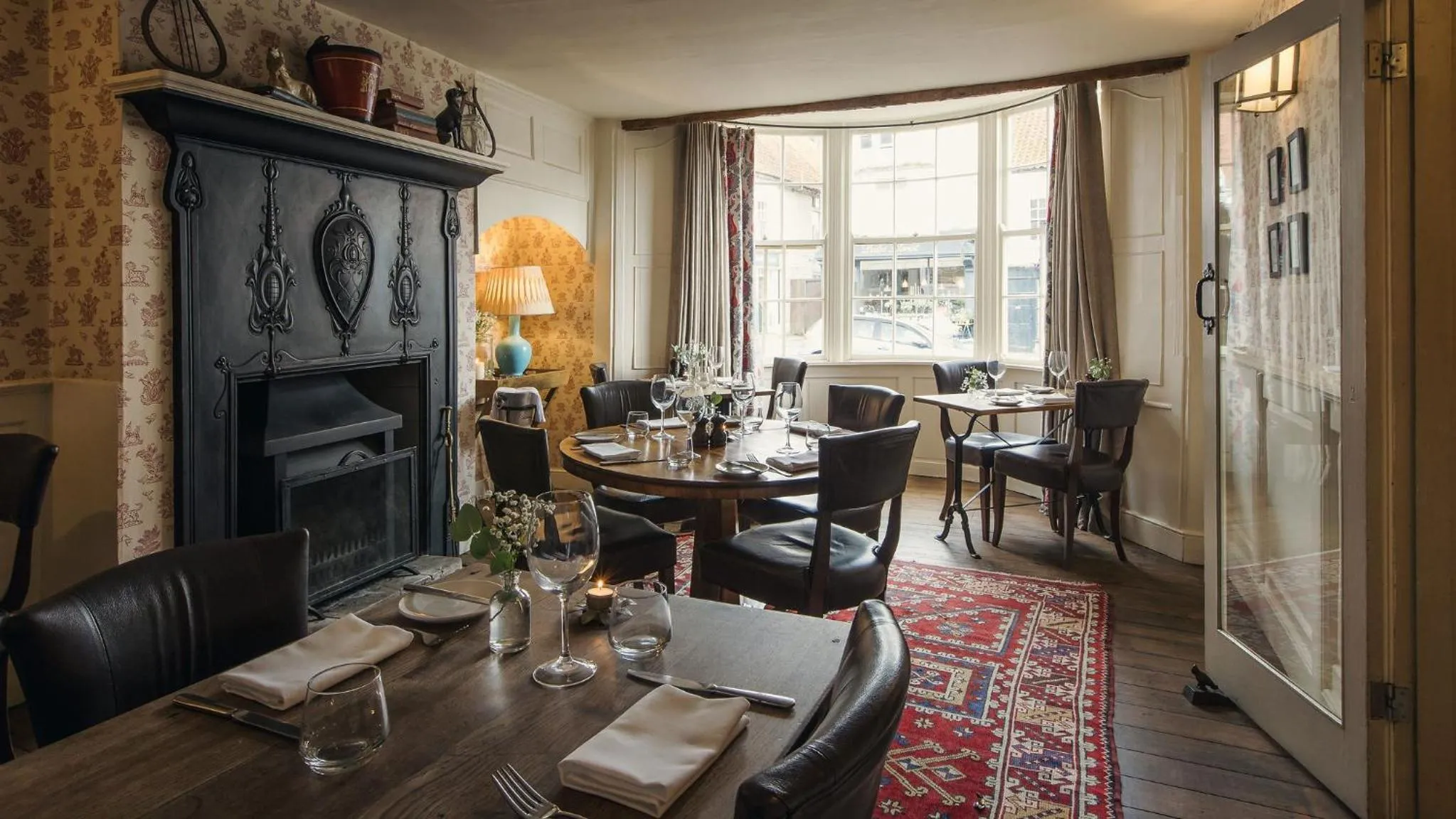 Restaurant/places to eat in The White Swan Inn