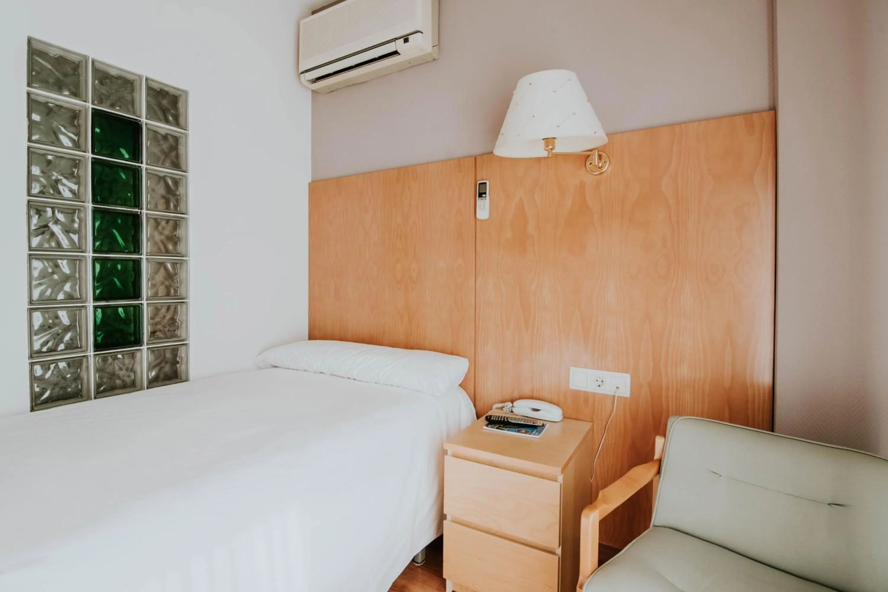 Bedroom, Bed in Hotel Isasa