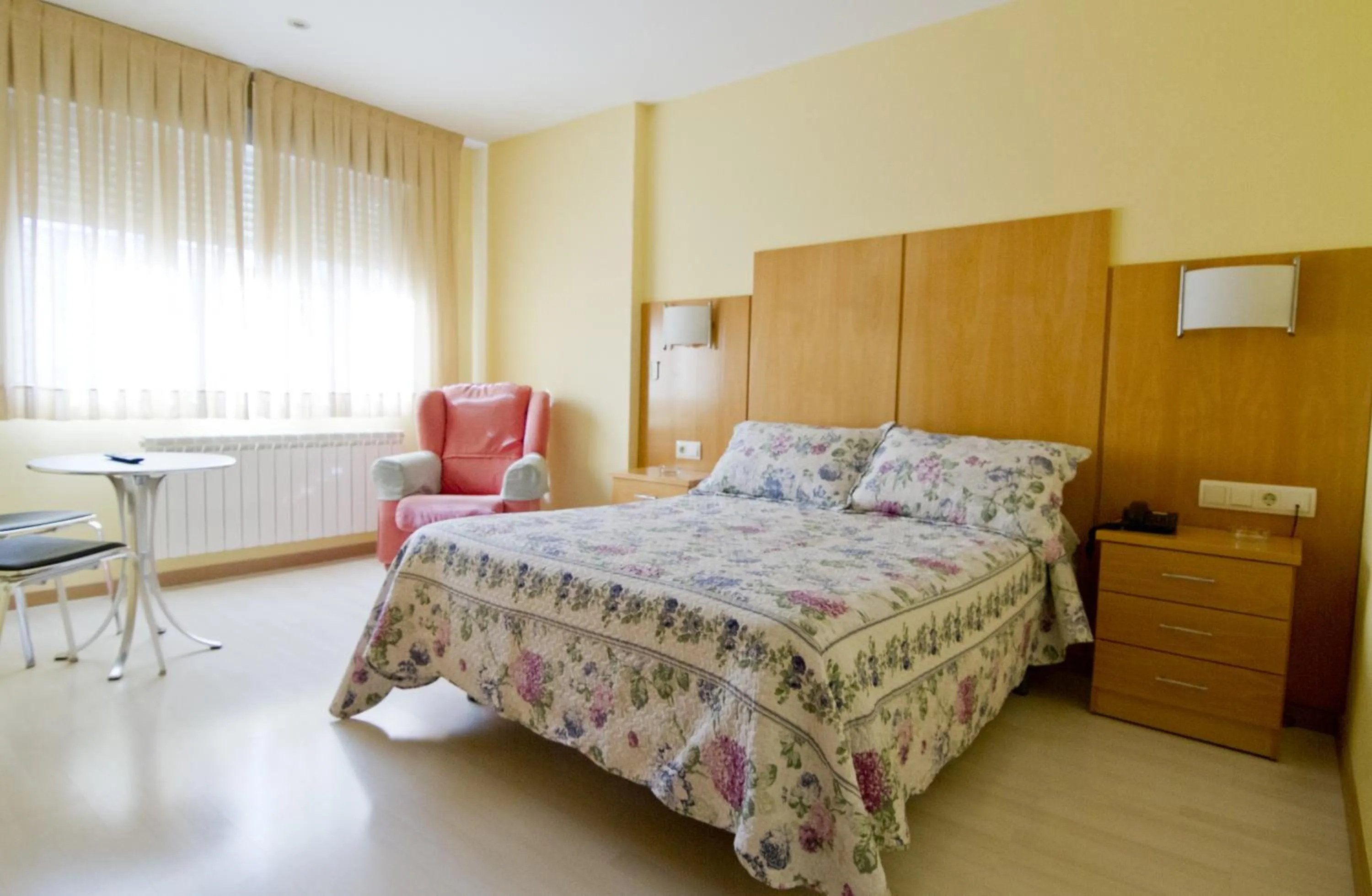 Day, Bed in Hotel Isasa