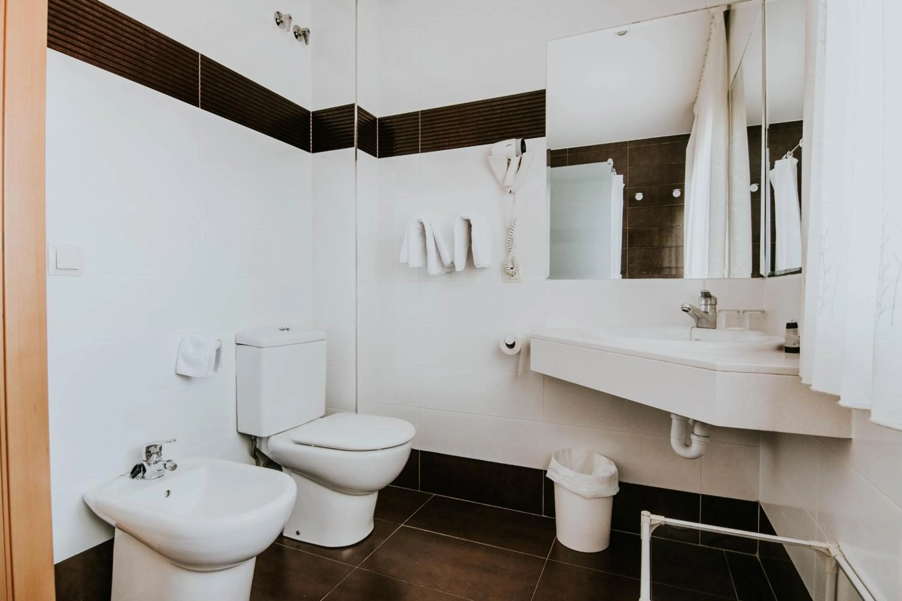 Bathroom in Hotel Isasa