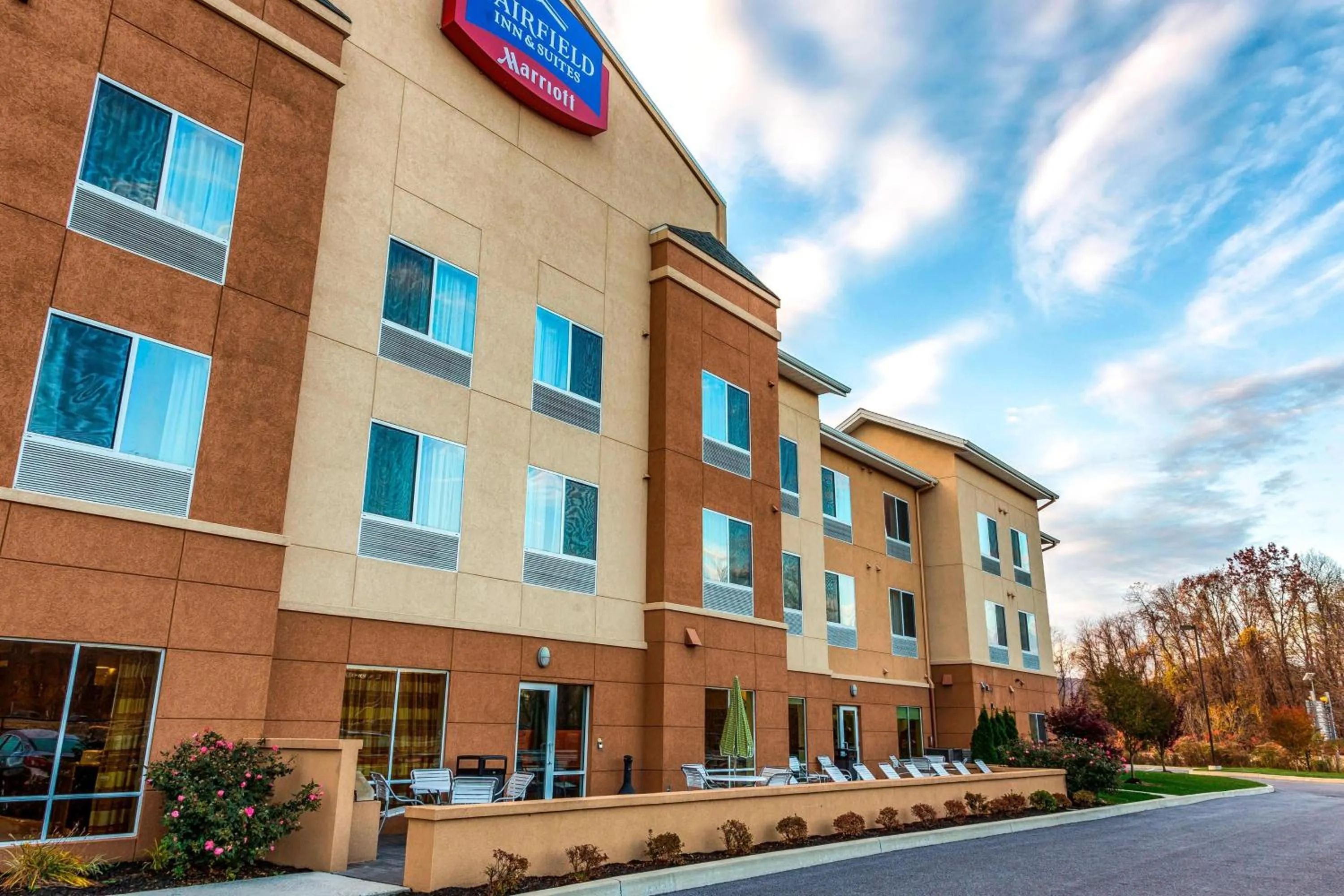 Property building in Fairfield Inn & Suites by Marriott Harrisburg West/New Cumberland