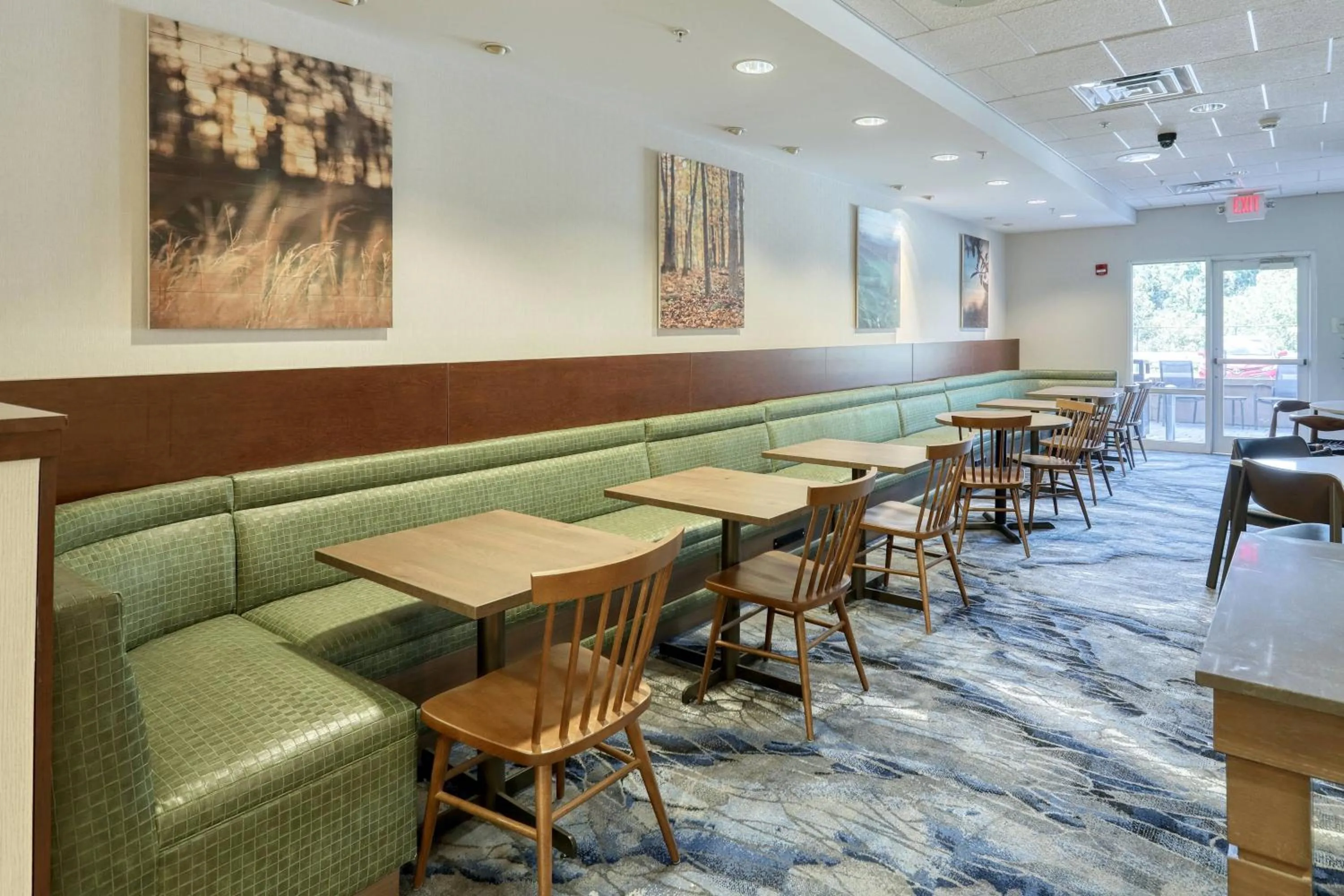 Breakfast in Fairfield Inn & Suites by Marriott Harrisburg West/New Cumberland