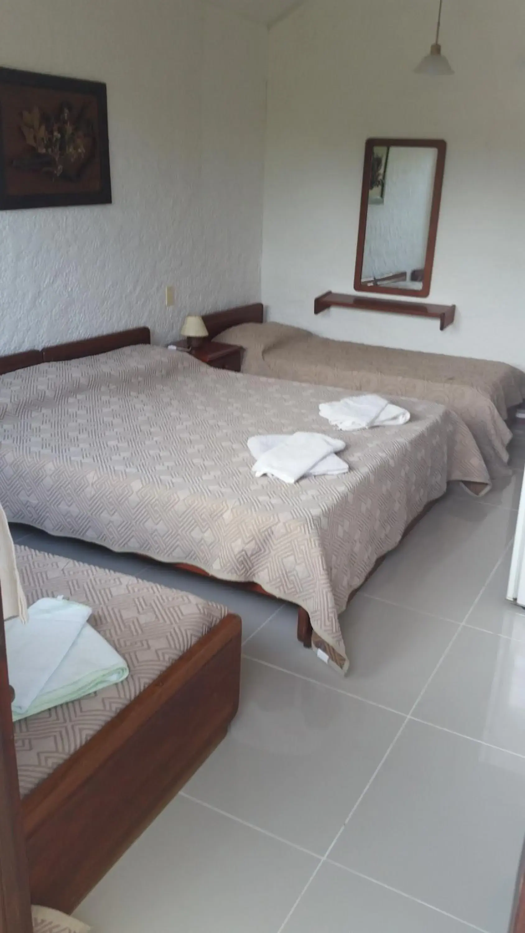 Quadruple Room with Private Bathroom in Hotel Yeruti Quadruple Room with Private Bathroom in Hotel Yeruti