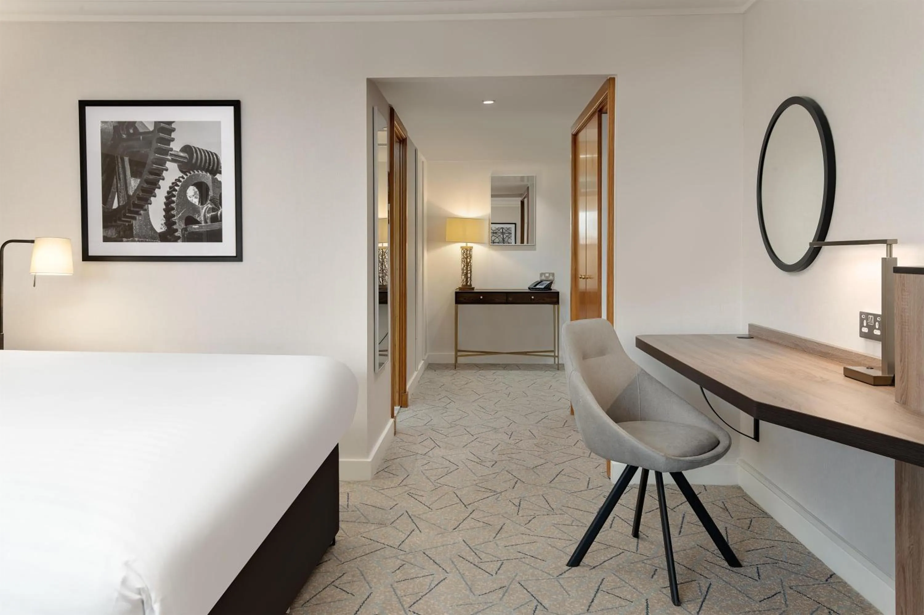 Bedroom, Bed in Hilton Birmingham Metropole Hotel