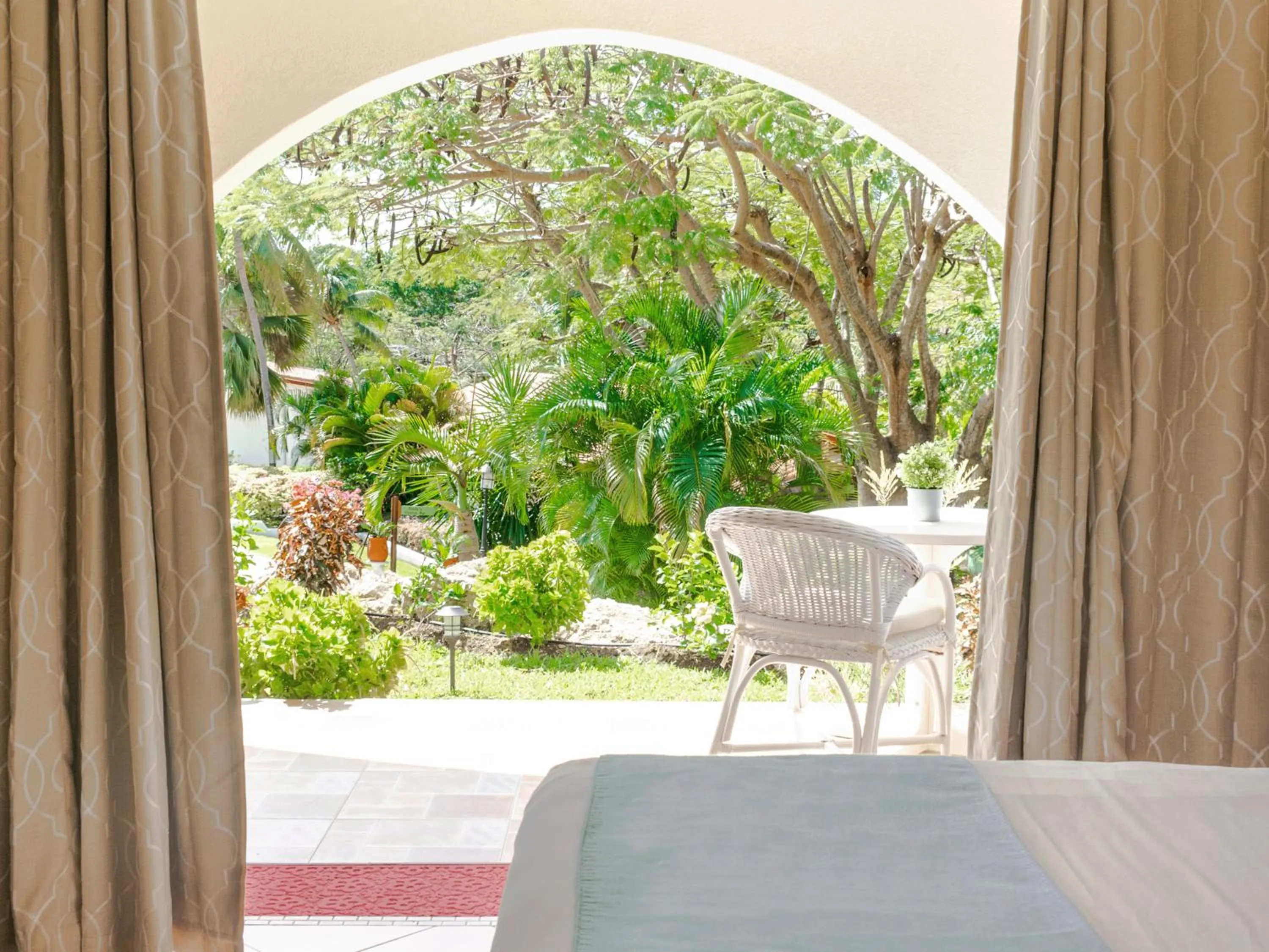 Patio in Sugar Cane Club Hotel & Spa