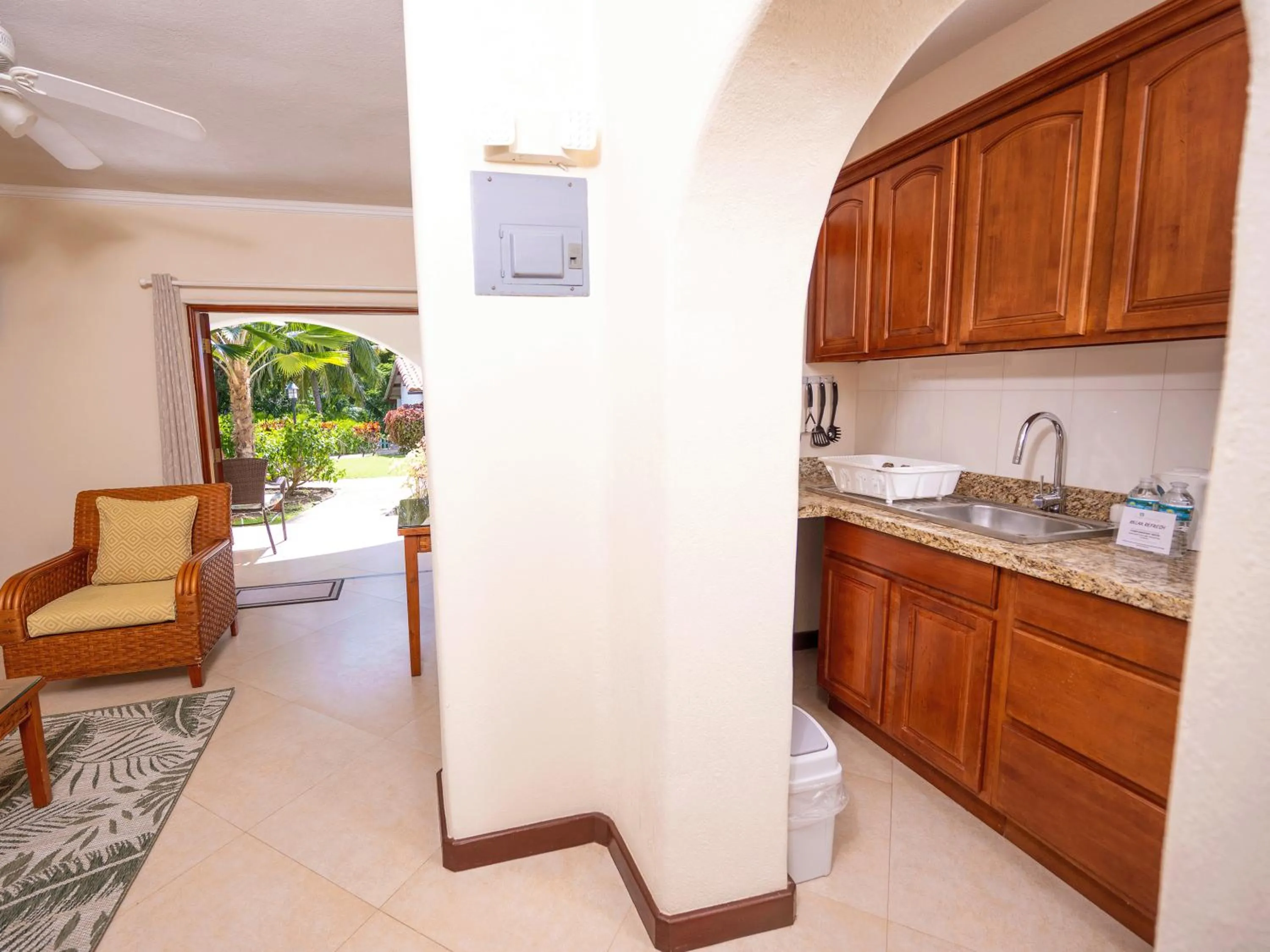 Kitchen or kitchenette in Sugar Cane Club Hotel & Spa