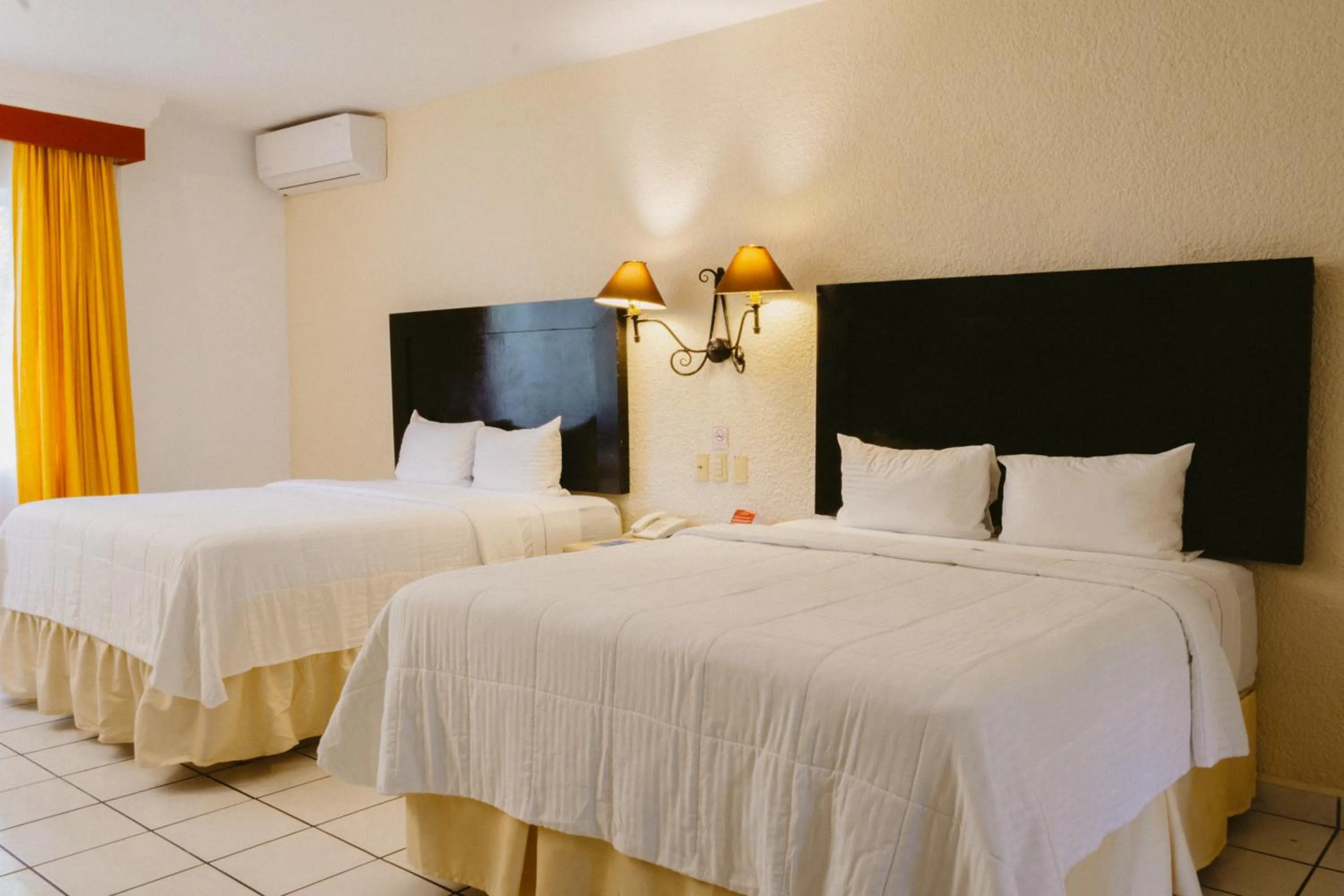 Property building, Bed in María Isabel Colima