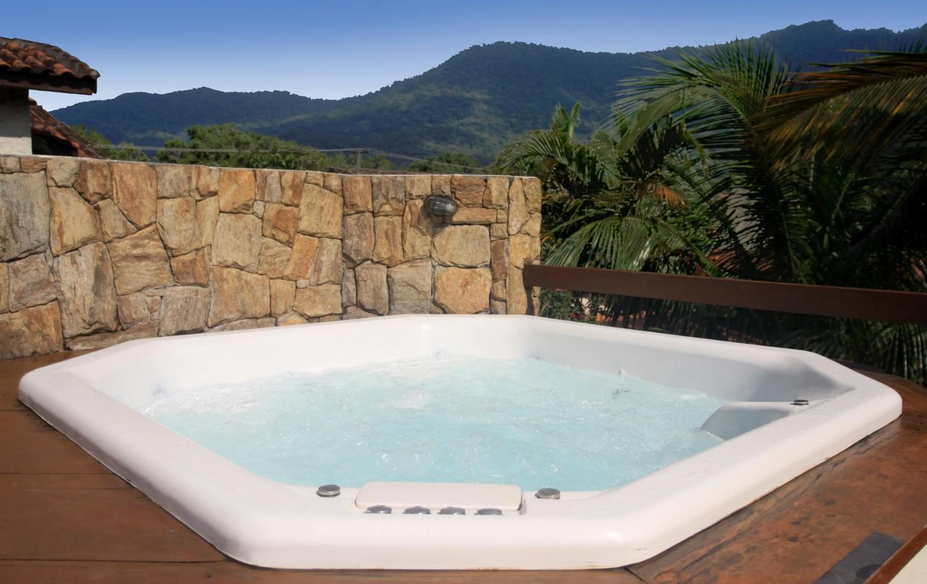 Hot Tub in Villa'l Mare Hotel