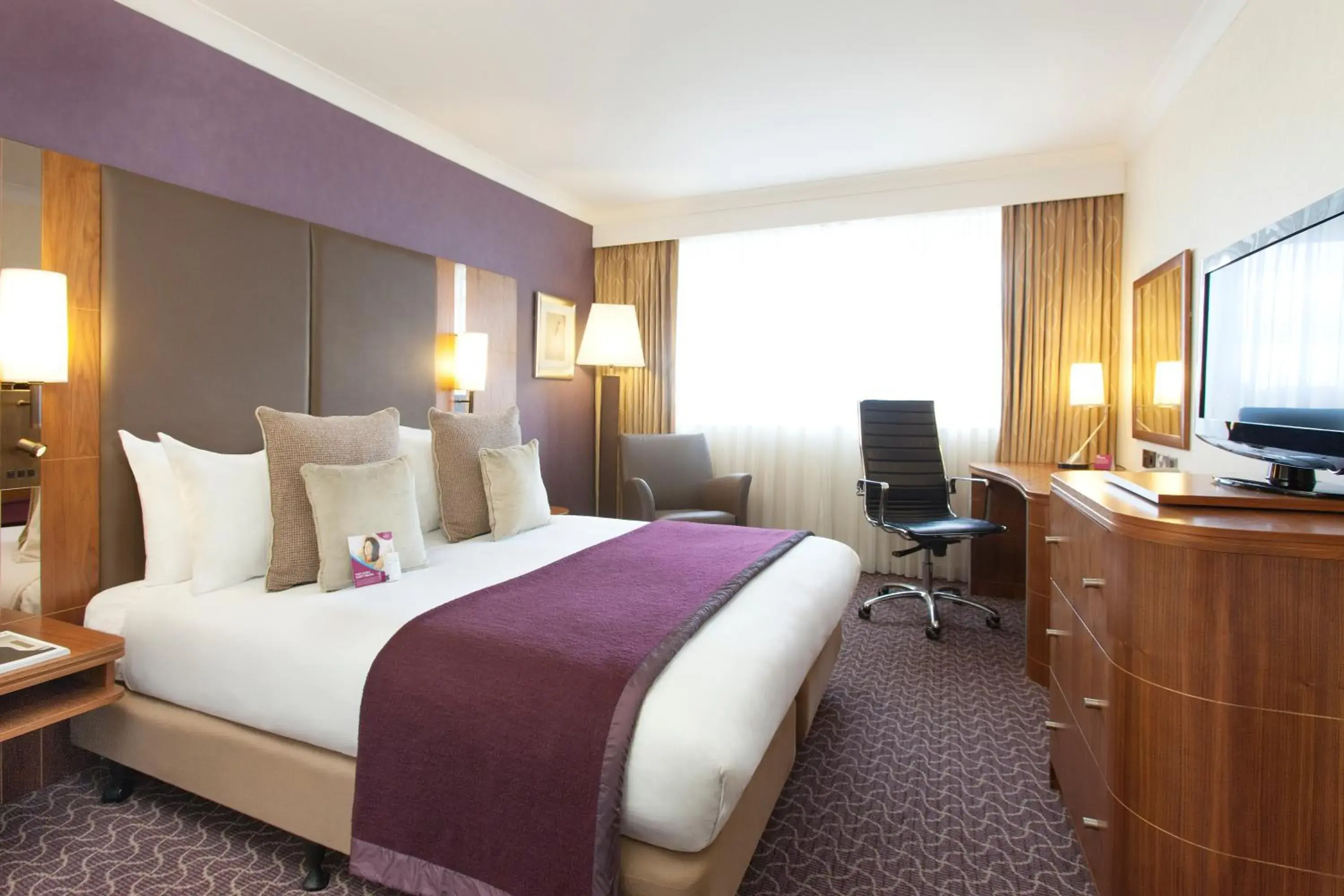 Bedroom in Crowne Plaza Reading Bedroom in Crowne Plaza Reading