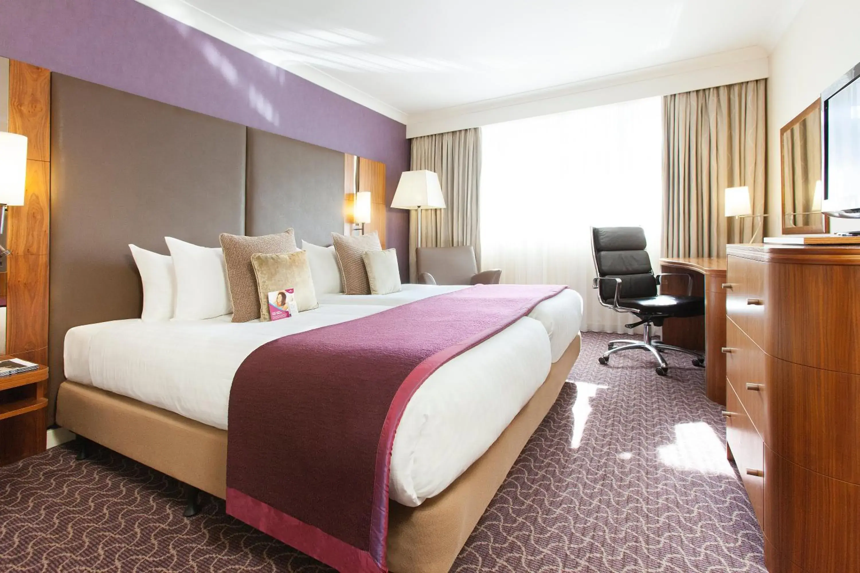 Executive Twin Room in Crowne Plaza Reading Executive Twin Room in Crowne Plaza Reading