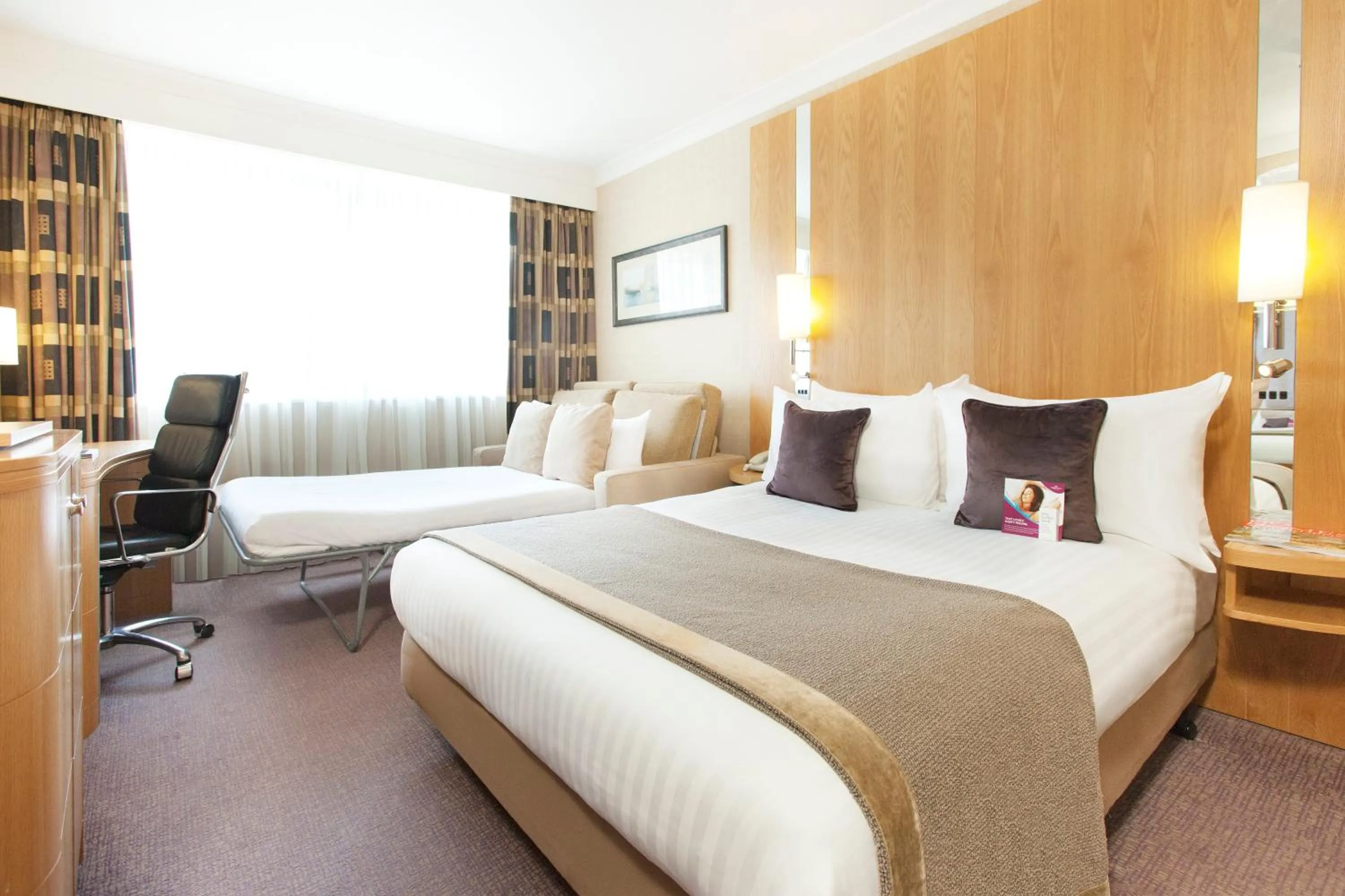 Photo of the whole room in Crowne Plaza Reading