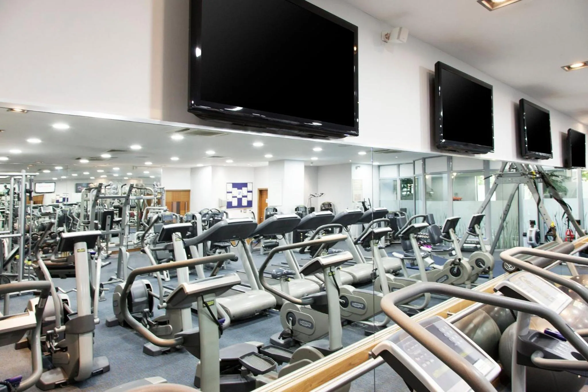 Spa and wellness centre/facilities in Crowne Plaza Reading
