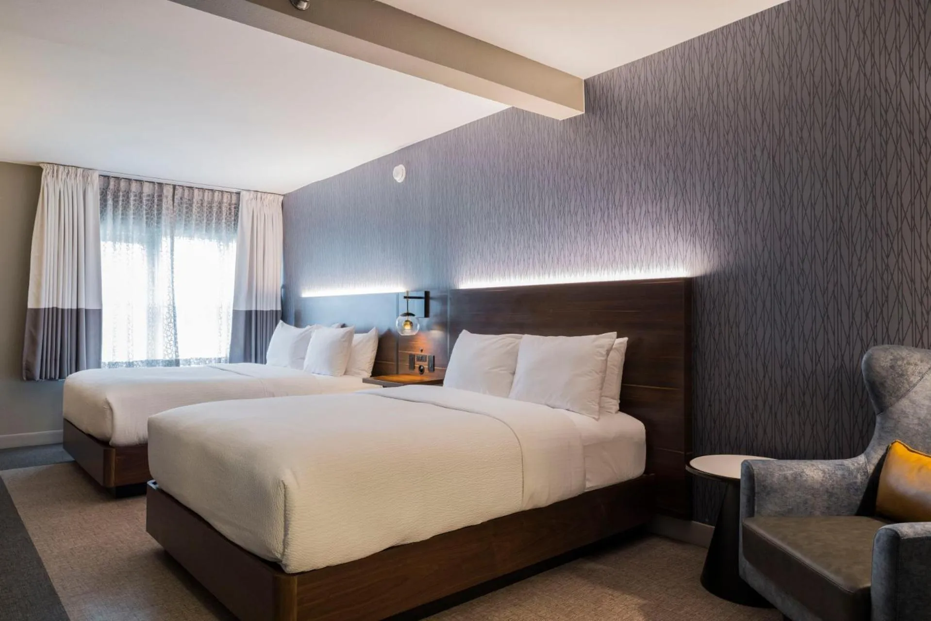 Bed in Four Points by Sheraton Columbus-Polaris