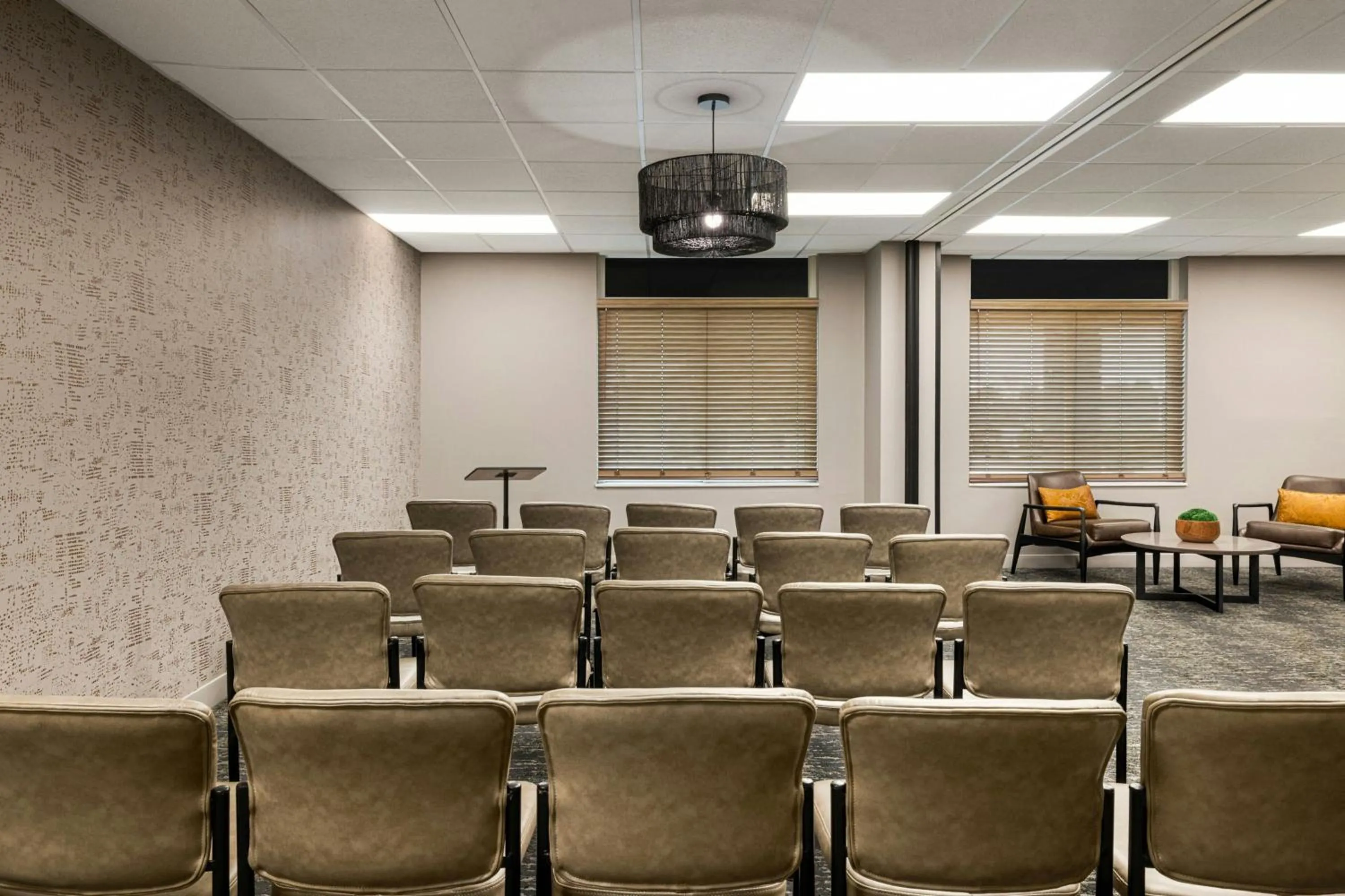 Meeting/conference room in Four Points by Sheraton Columbus-Polaris