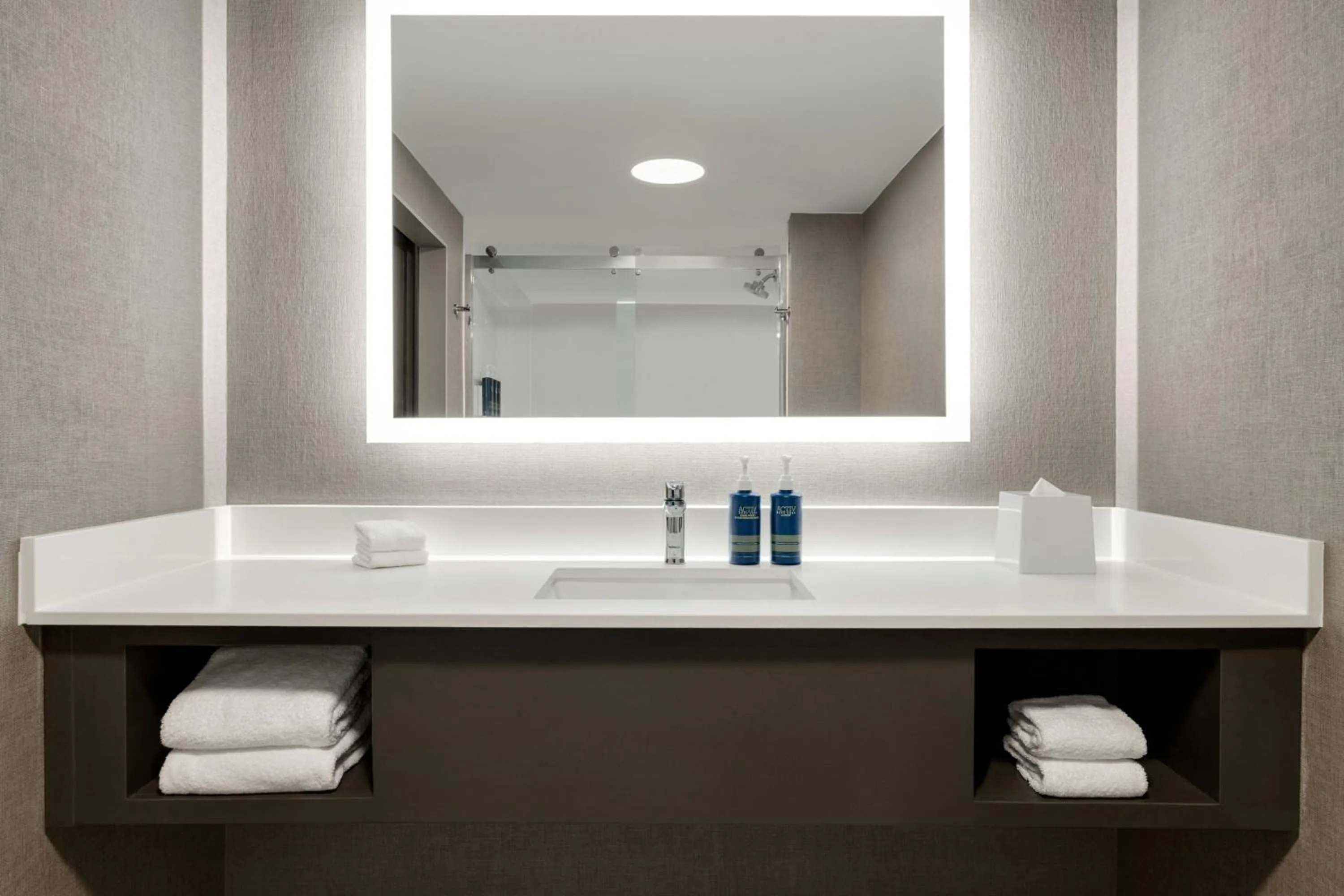 Bathroom in Four Points by Sheraton Columbus-Polaris